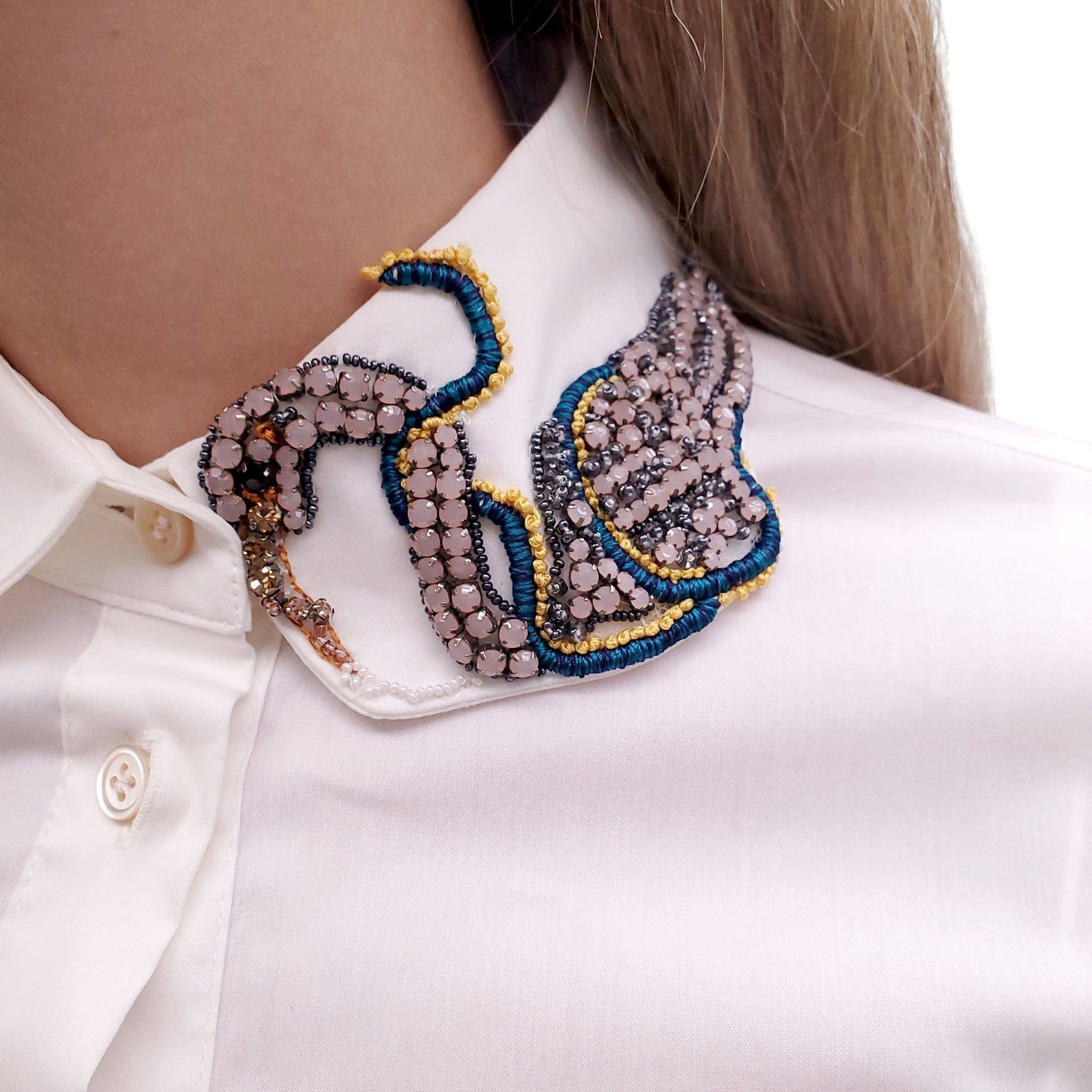 RED VALENTINO WHITE BUTTON UP BLOUSE WITH EMBROIDERED COLLAR DETAIL - SIZE 36