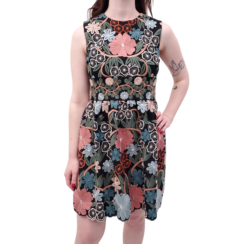 RED VALENTINO BLACK EMBROIDERED FLORAL SLEEVELESS DRESS - SIZE 40