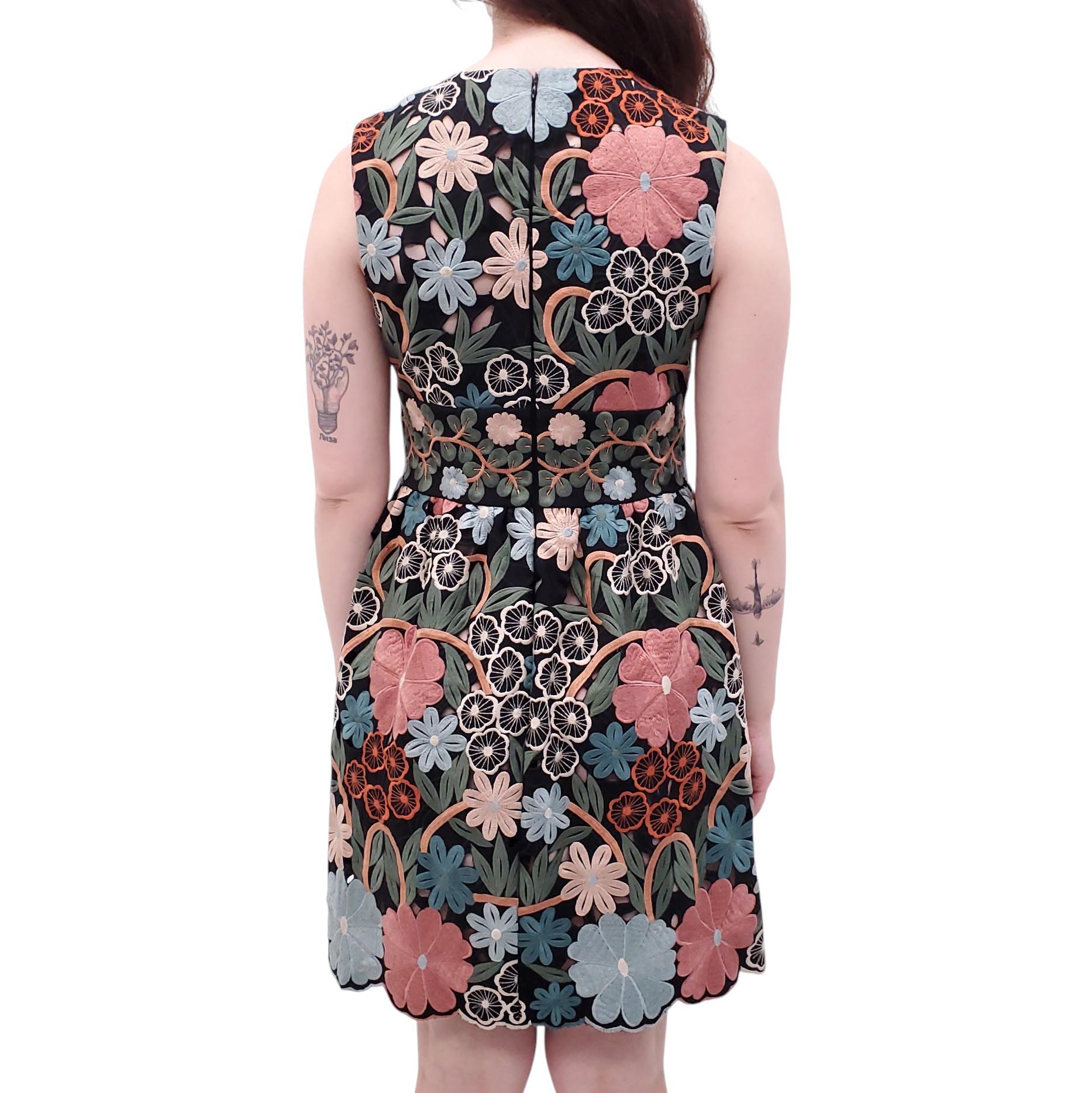 RED VALENTINO BLACK EMBROIDERED FLORAL SLEEVELESS DRESS - SIZE 40