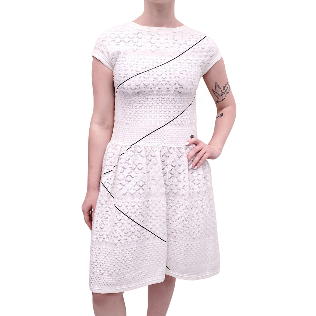 CHANEL WHITE DRESS WITH BLACK STITCHING DETAIL - SIZE 36
