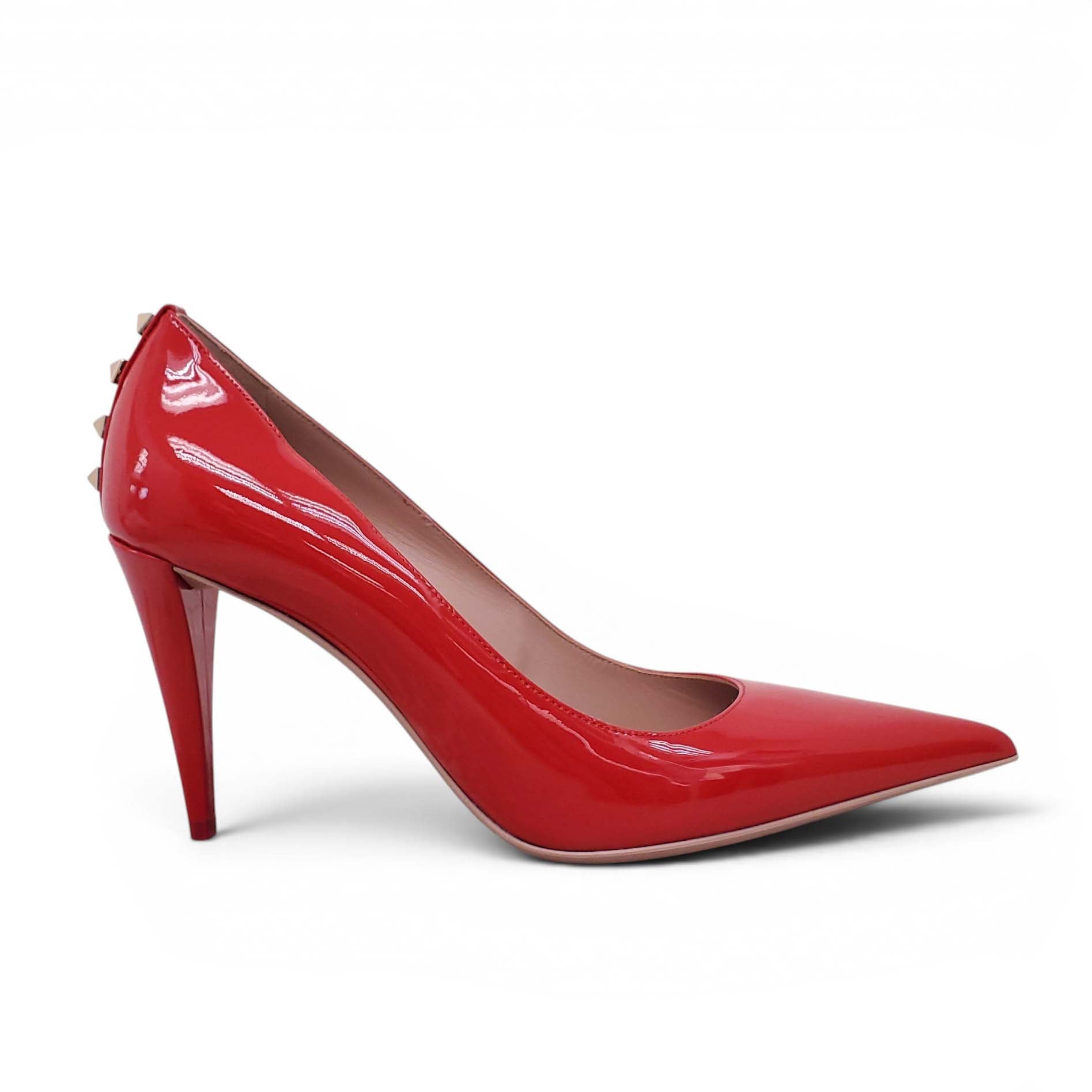 VALENTINO RED PATENT HEELS WITH ROCKSTUD DETAIL - SIZE 38.5
