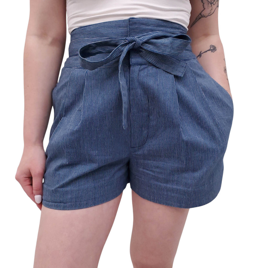 MARC BY MARC JACOBS PINSTRIPED SHORTS - SIZE 4