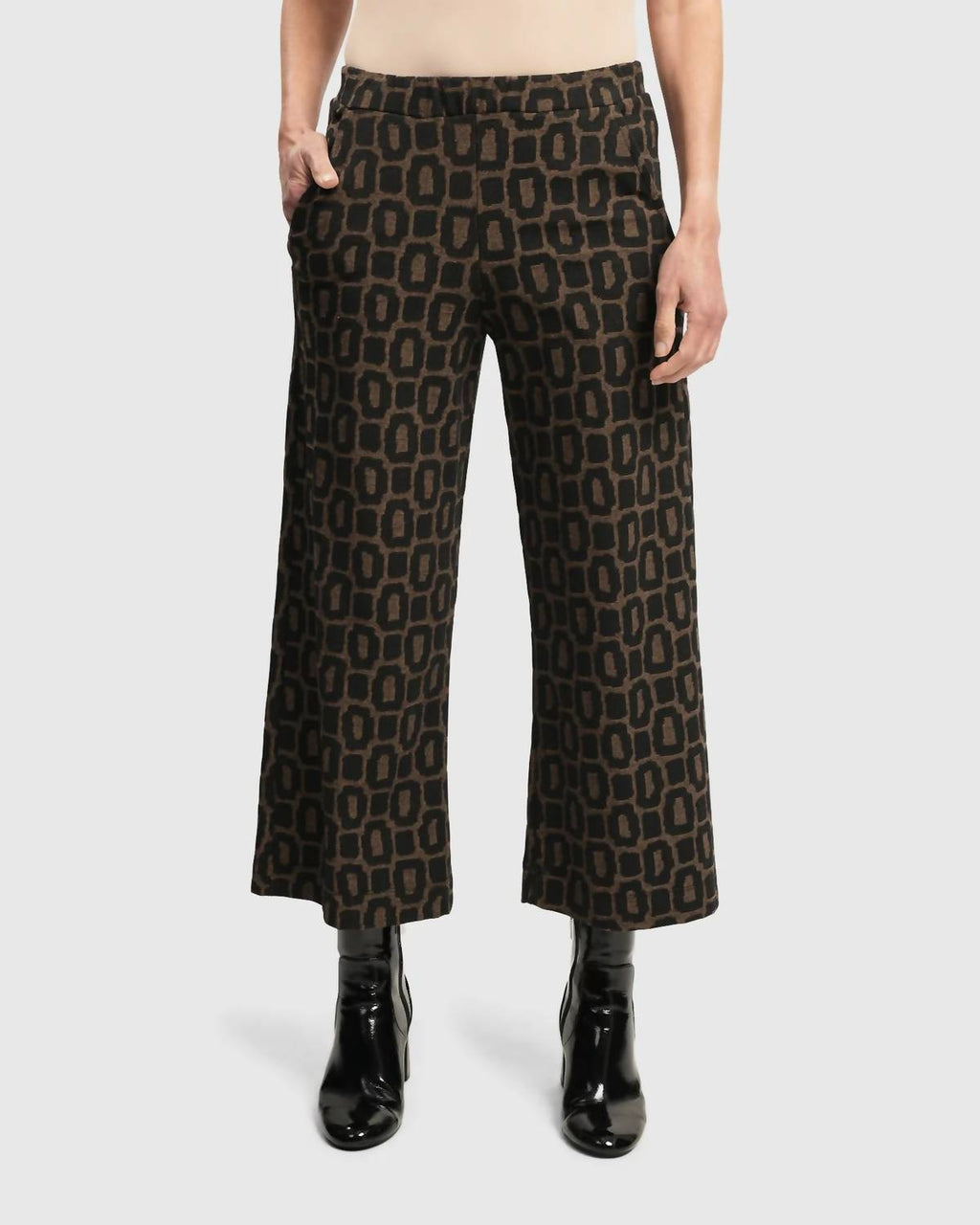 Dynamite Days Straight Leg Pants In Coffee