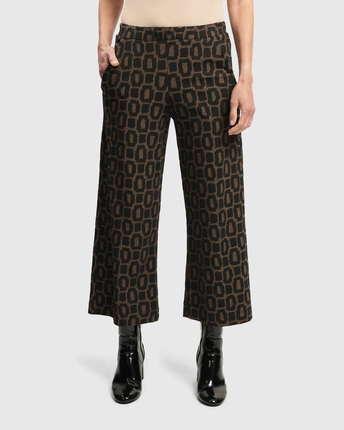 Dynamite Days Straight Leg Pants In Coffee