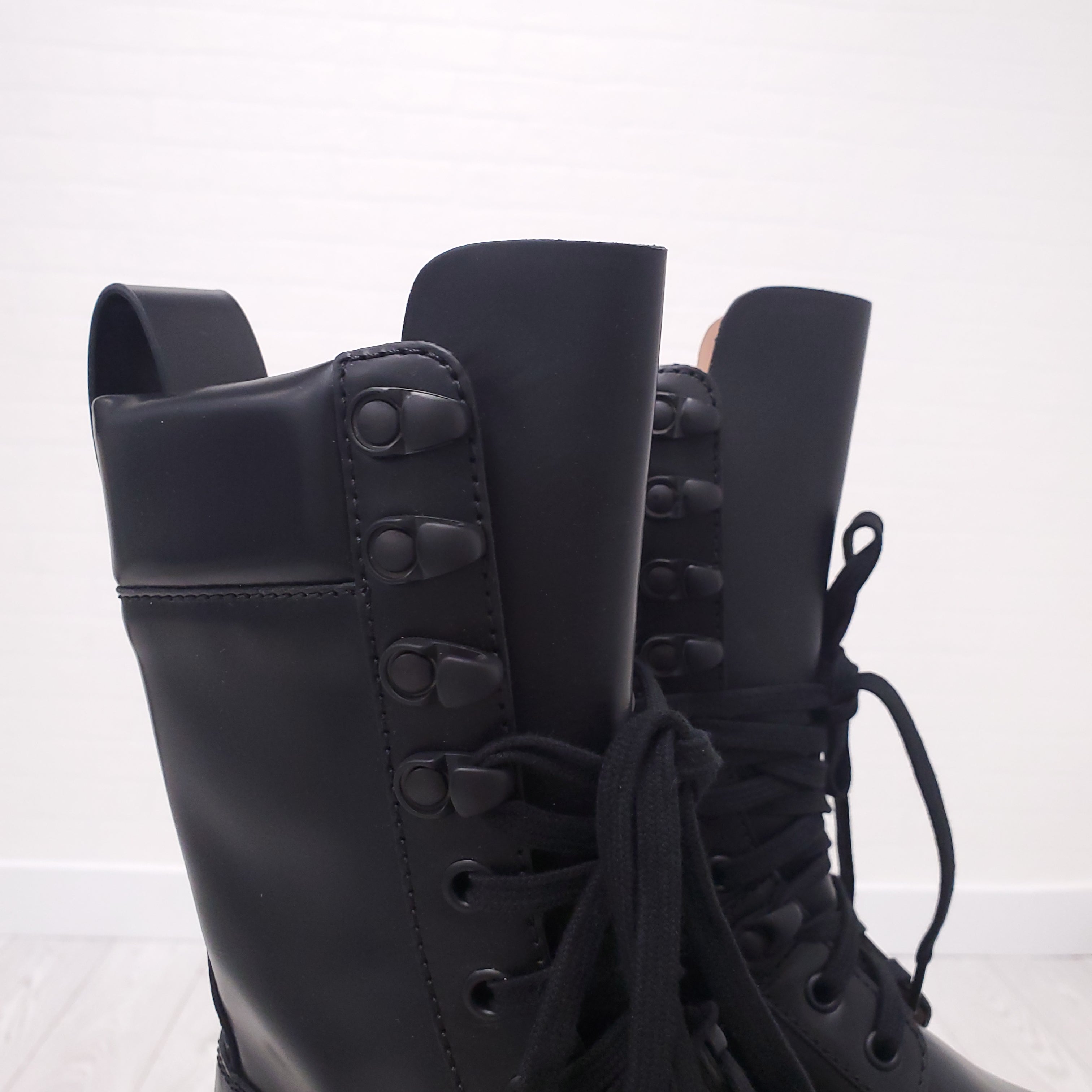 BOTTEGA VENETA THE SWELL LACE UP BOOTS - SIZE 35