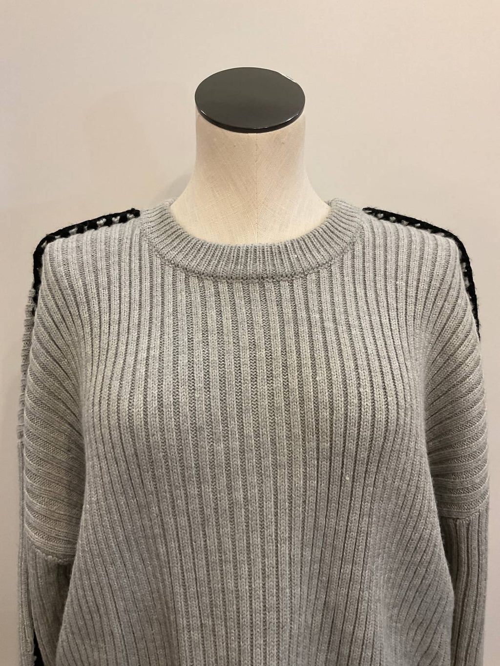 The Hunley Sweater In Grey/ Black