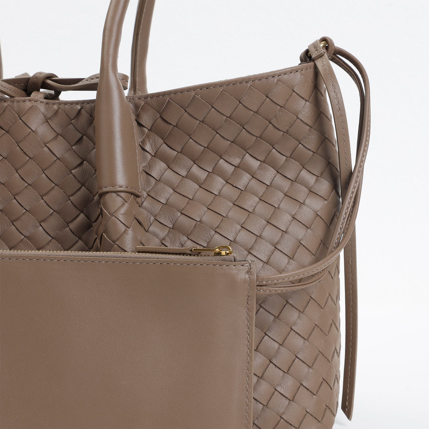 Bottega Veneta Pinacoteca Medium Handbag Women