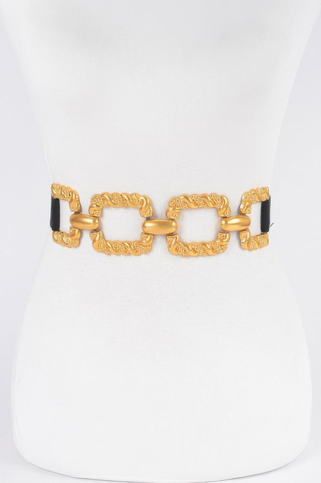Modern Elastic Belt with Metal Buckle Detail