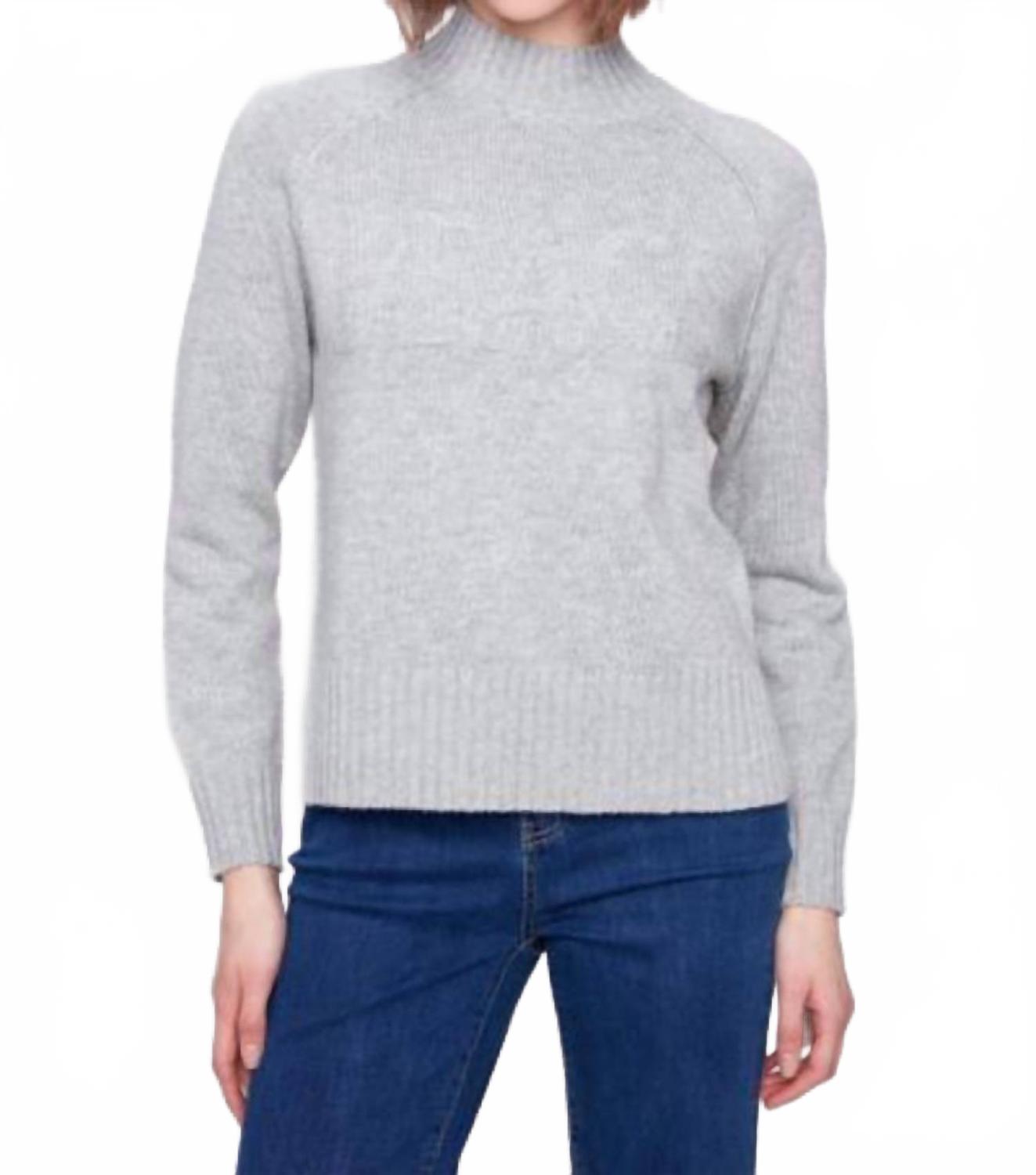 Raglan Long Sleeved Mock Neck Sweater In Light Grey