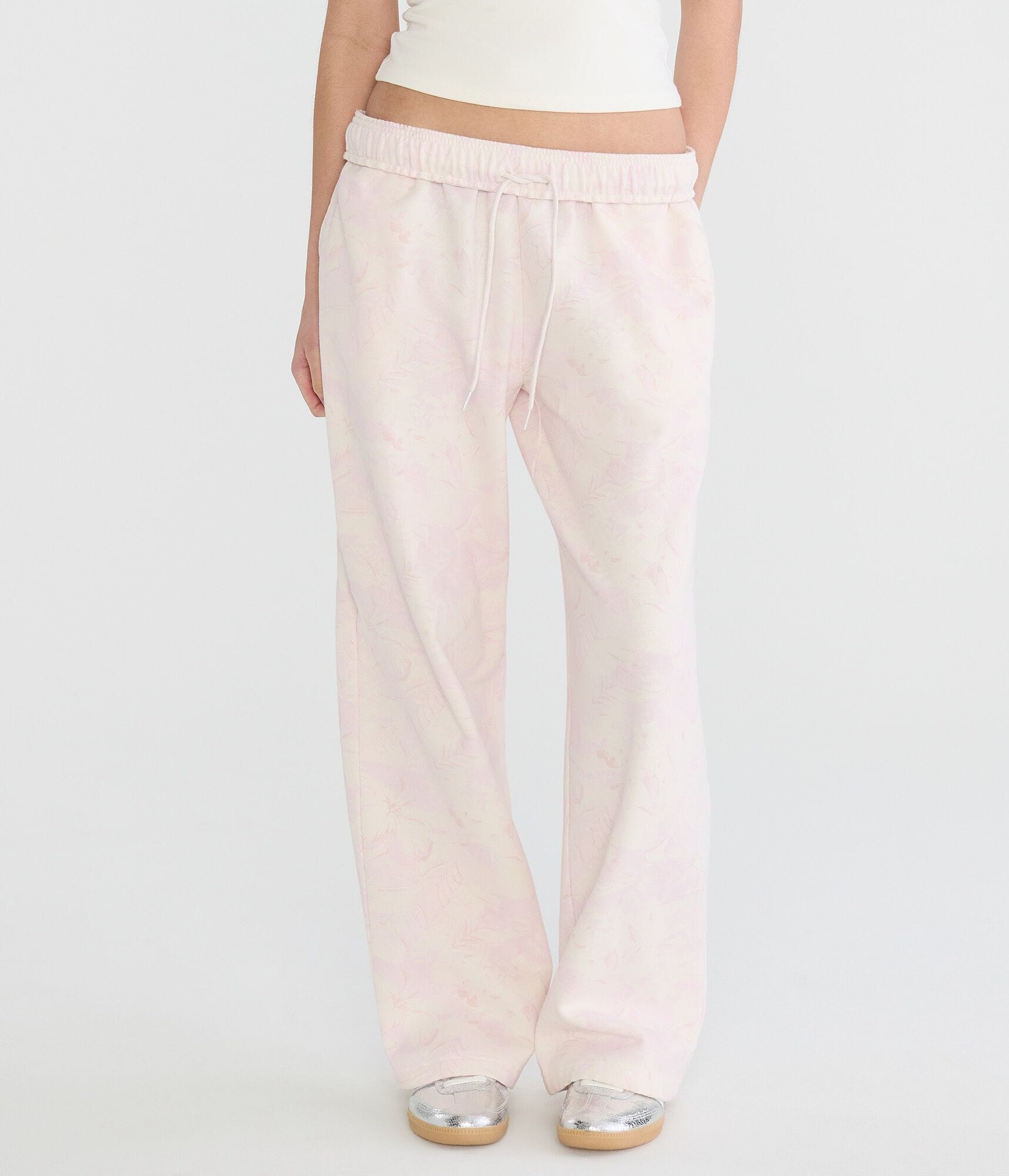 Aeropostale Cloud Soft Tropical Floral Mid-Rise Straight Leg Sweatpants