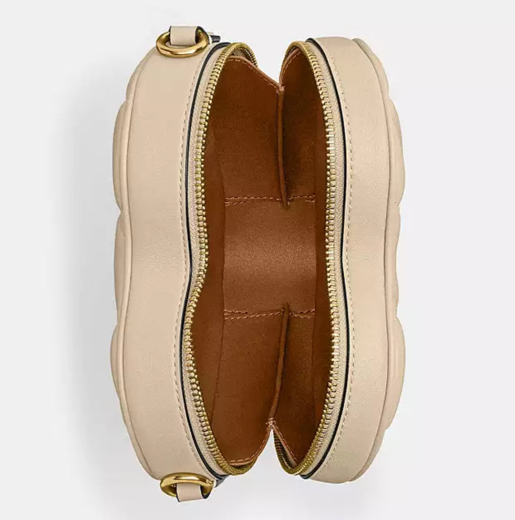 NWT Coach Heart Crossbody Leather Bag With Quilting