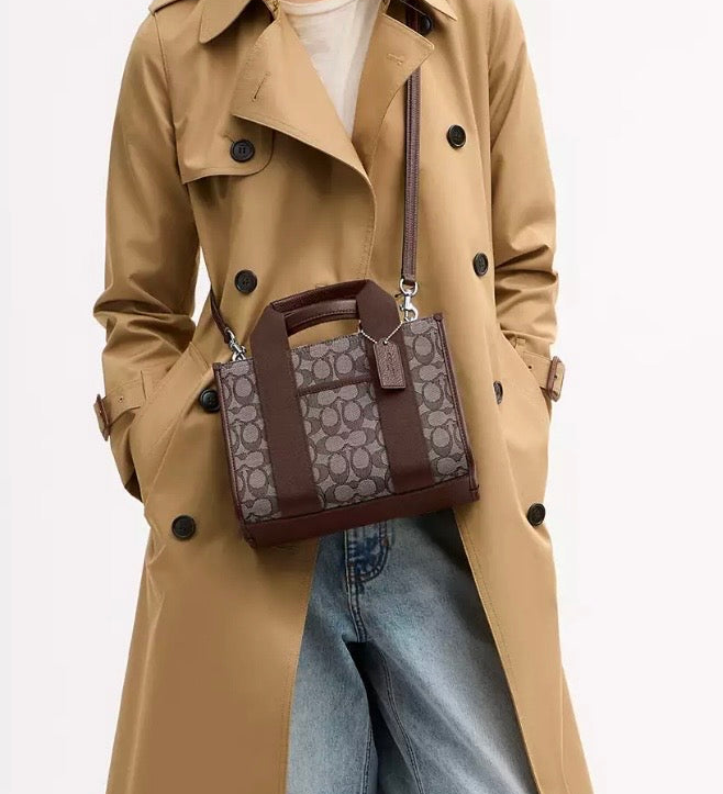 NWT Coach Smith Tote Bag 24 in Signature Jacquard In Oak/Maple