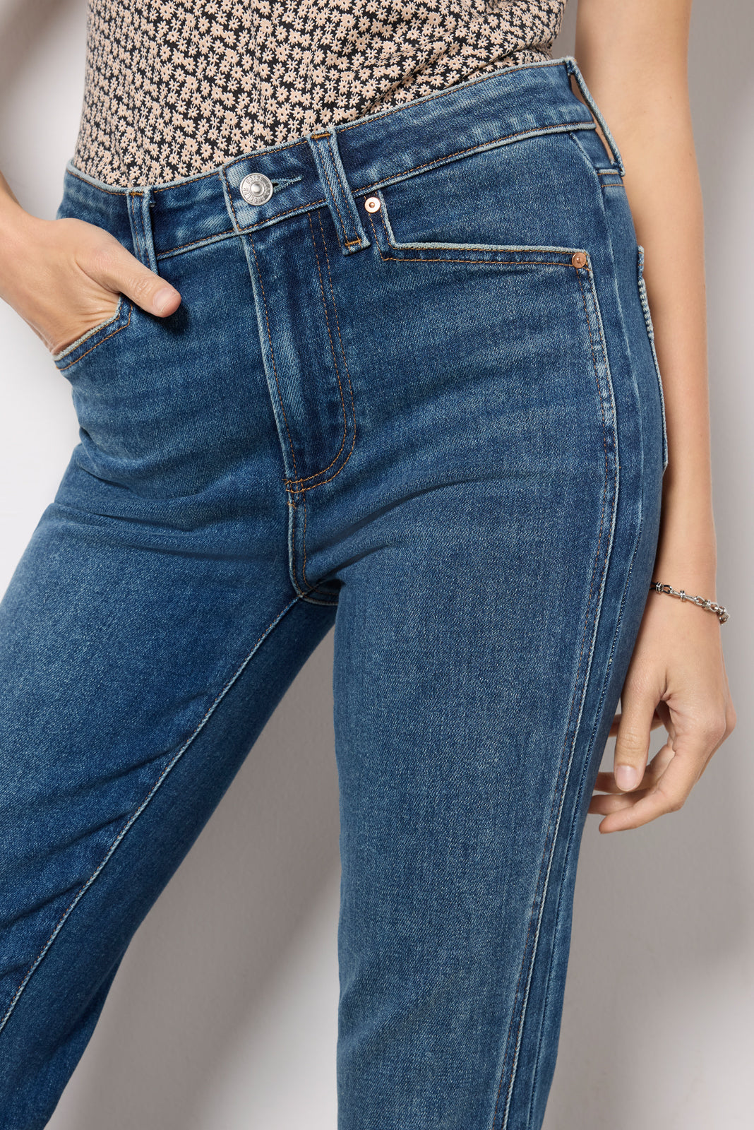 Women's Laurel Canyon w Forward Panel Bootcut Jean