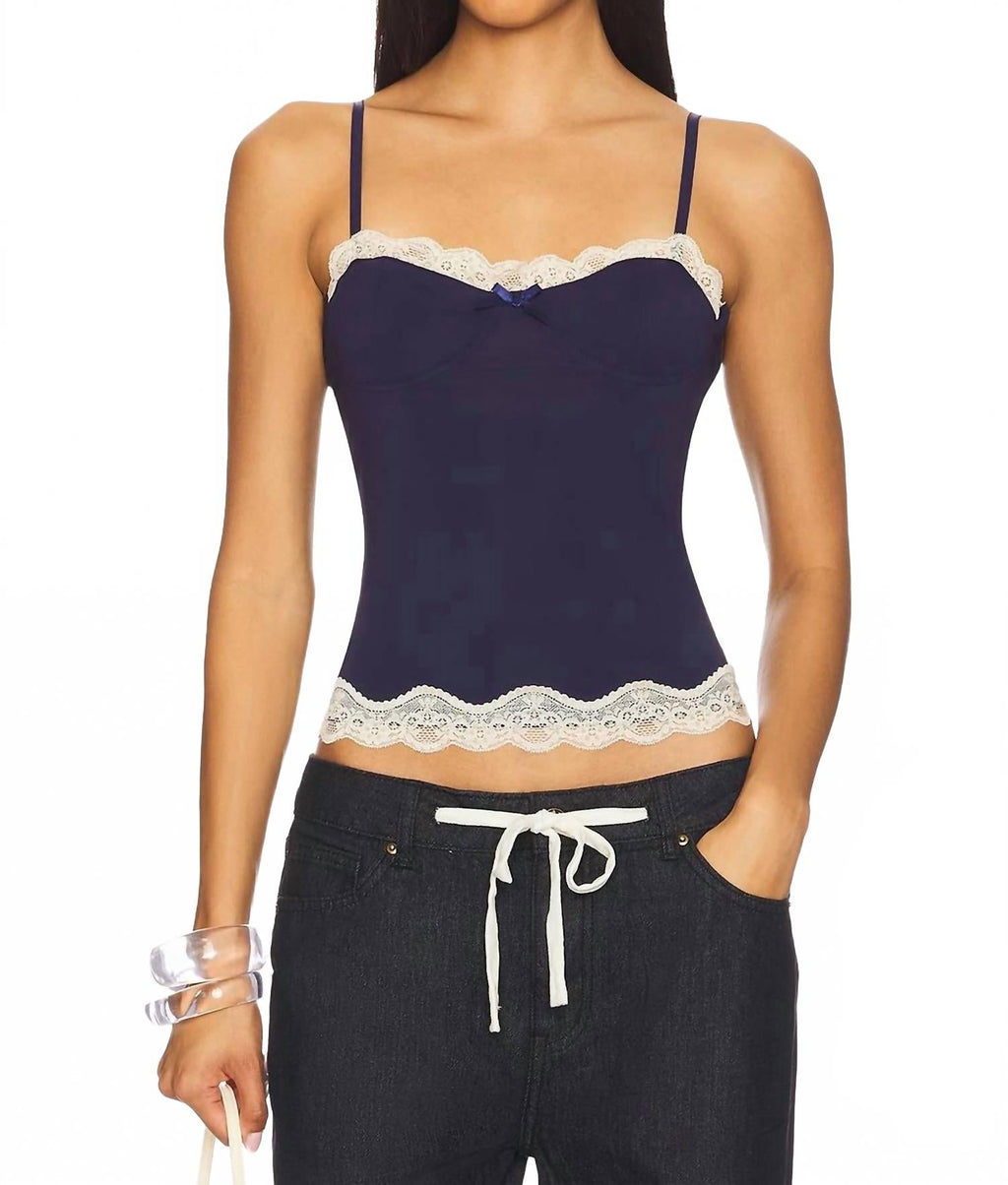 Top Model Cami Top In Deep Sea