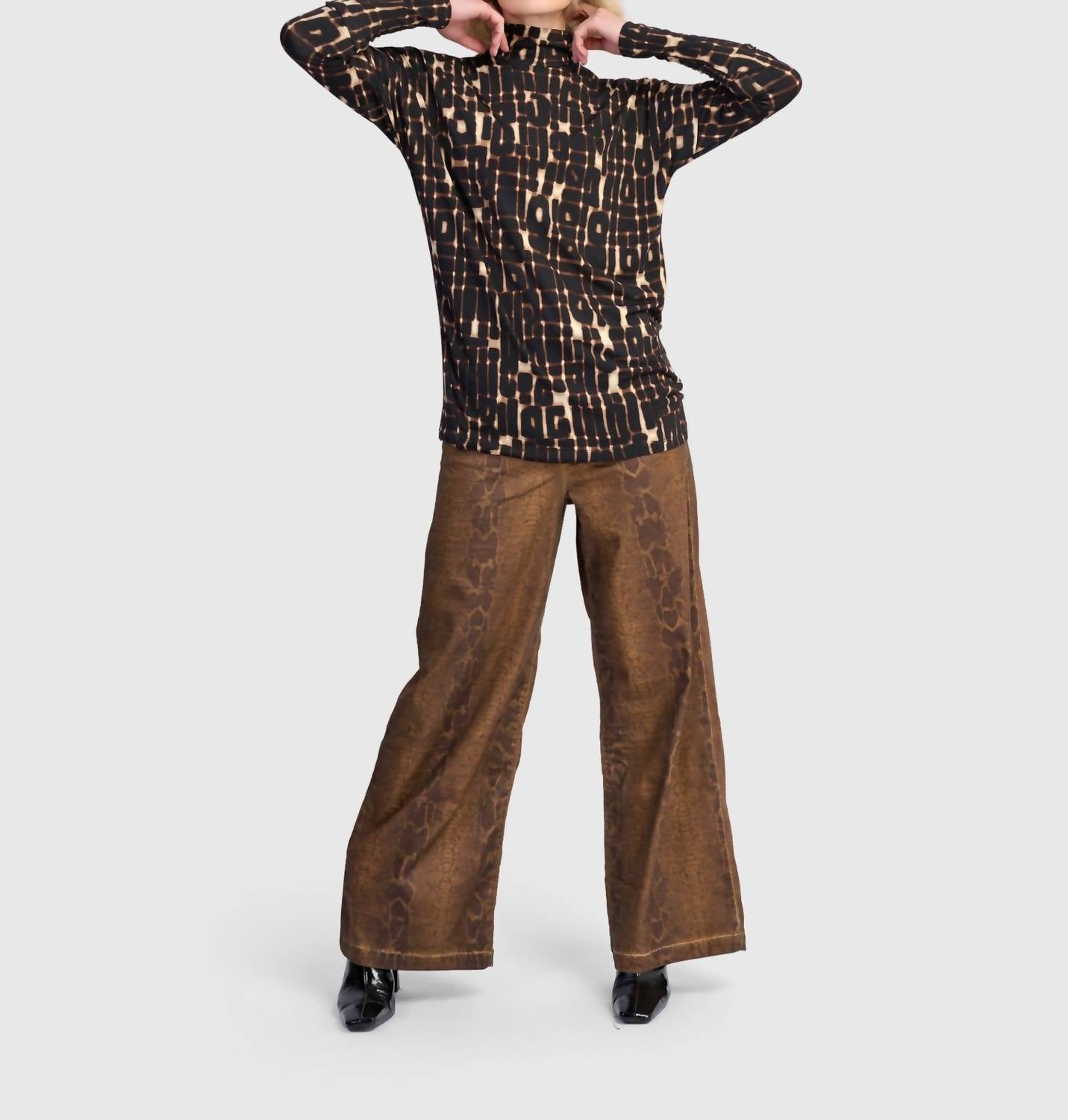 Neula Mockneck Top In Matrix