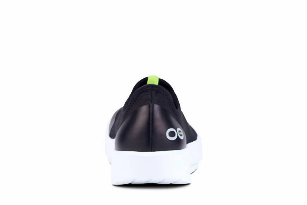 Women's Oomg Eezee Shoe In White/black