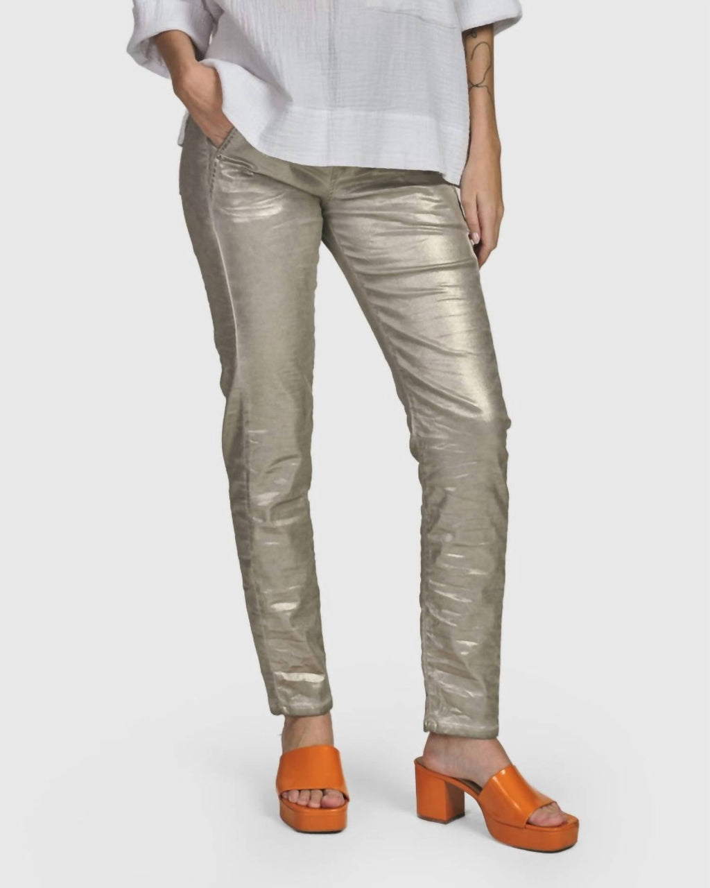 Iconic Stretch Jeans In Metallic Luster