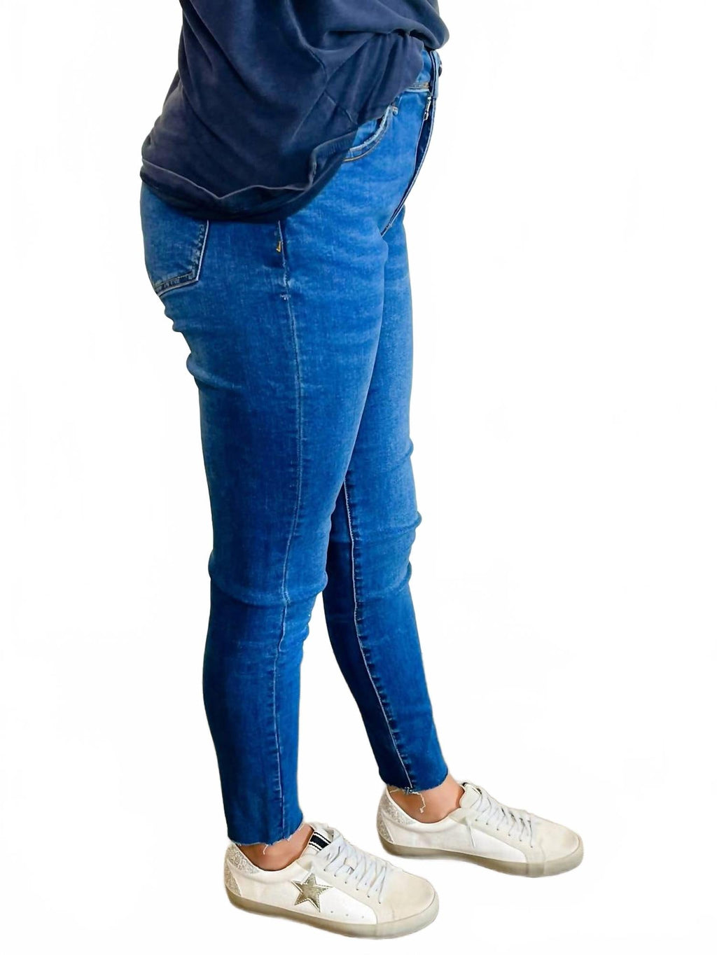 Heidi Mid-Rise Raw Hem Jeans In Indigo