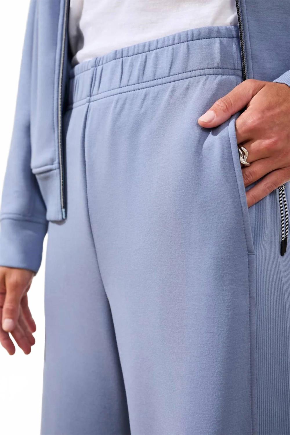 Techno Lux Pull-On Pant In Dustblue
