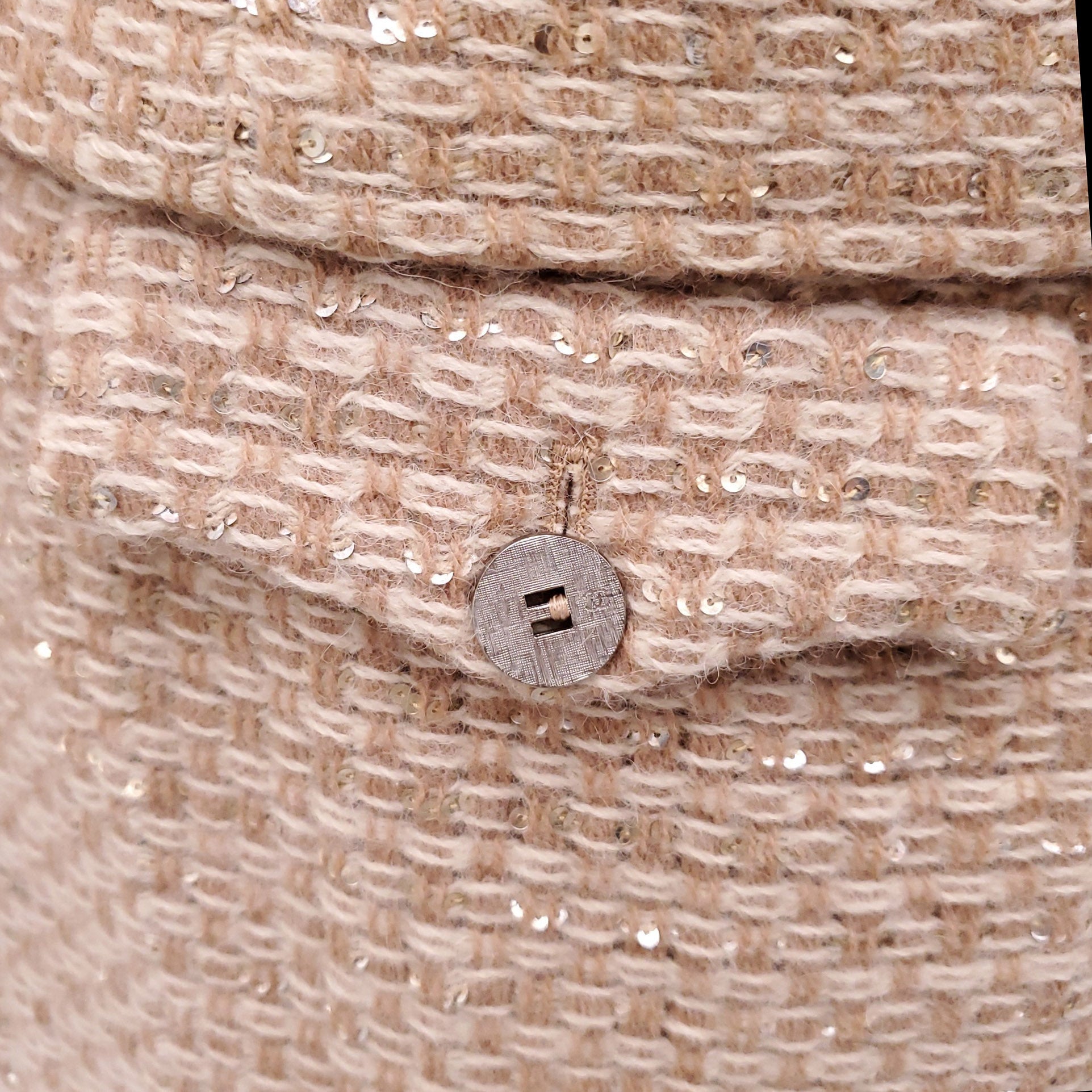 CHANEL 2000 TAN AND CREAM METALLIC SEQUIN THREE-PIECE SUIT - SIZE 36