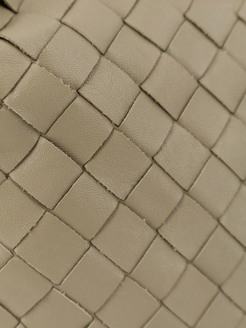Bottega Veneta Women Mini Hop Leather Crossbody Bag With Intrecciato Pattern