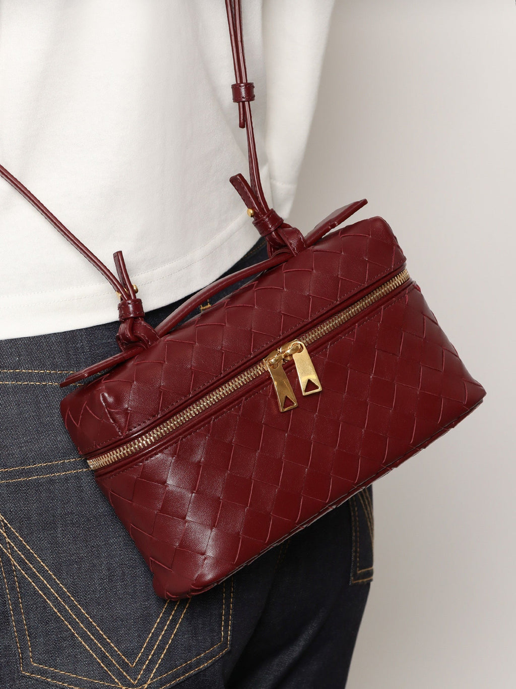 Bottega Veneta Women Bang Bang Leather Vanity Case With Intrecciato Motif