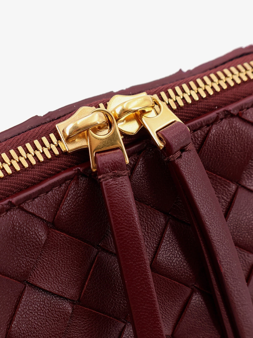 Bottega Veneta Women Concert Pouch Leather Shoulder Bag With Intrecciato Motif