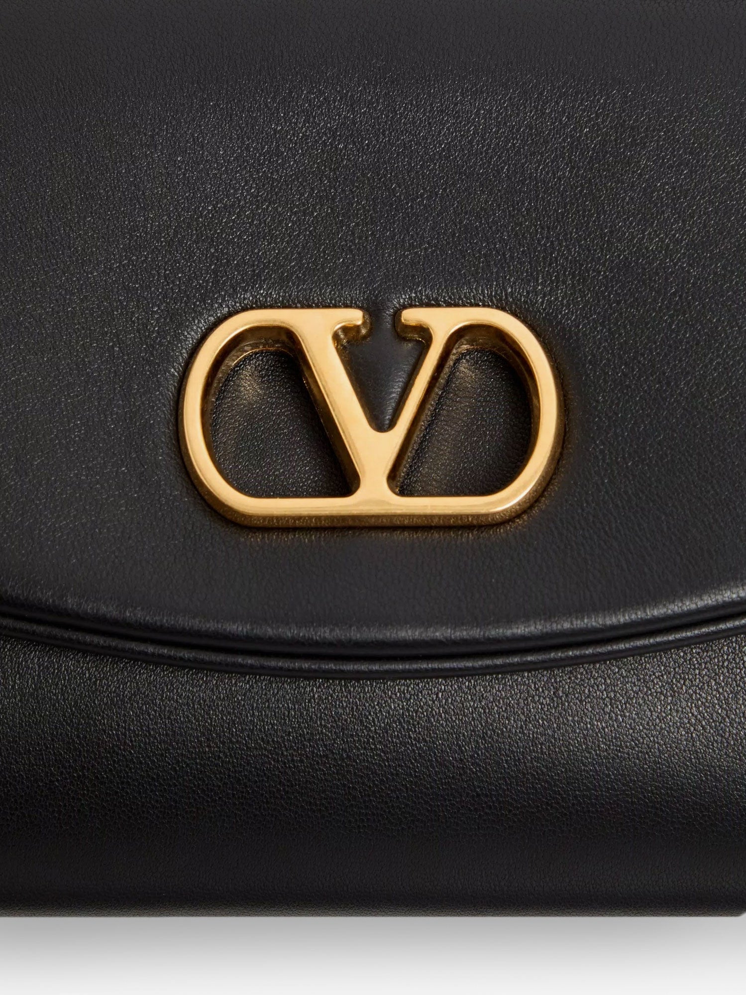 Valentino Garavani Women Devain Leather Shoulder Bag With Metal Vlogo Signature