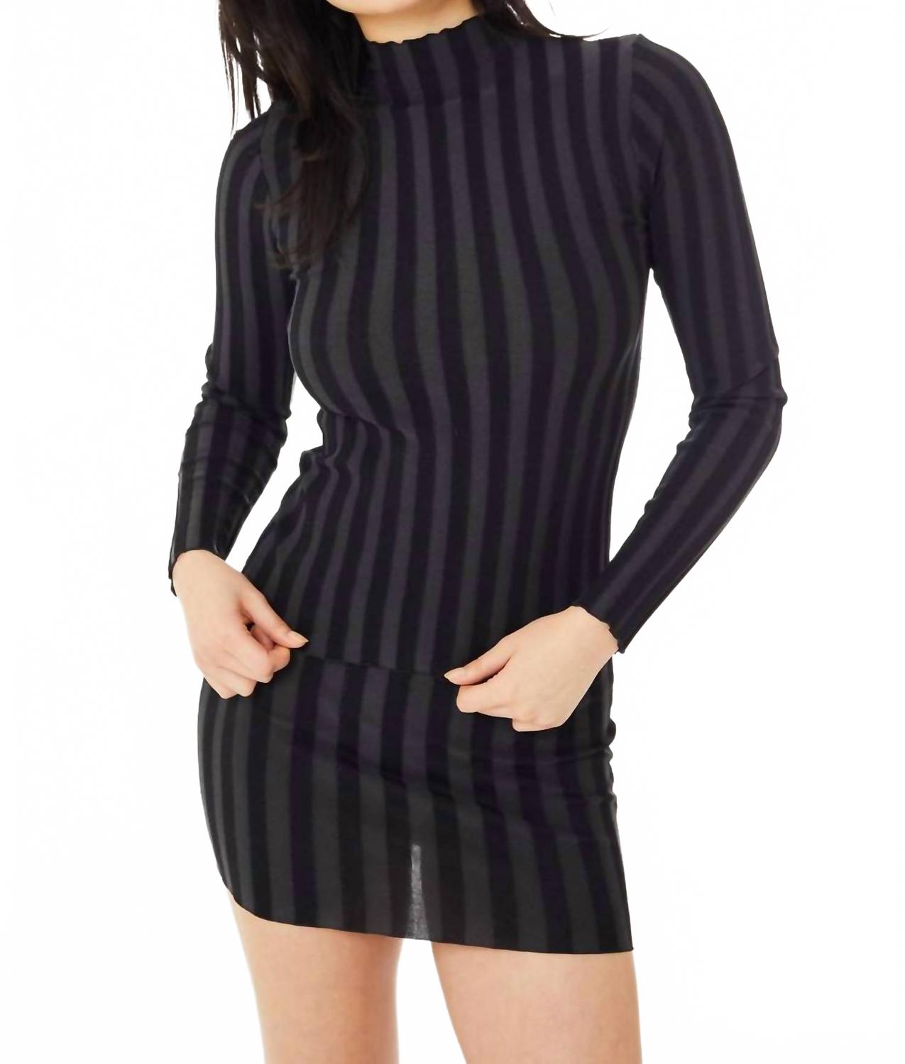 Wide Ribbed Knit Mock Neck Top In Ink