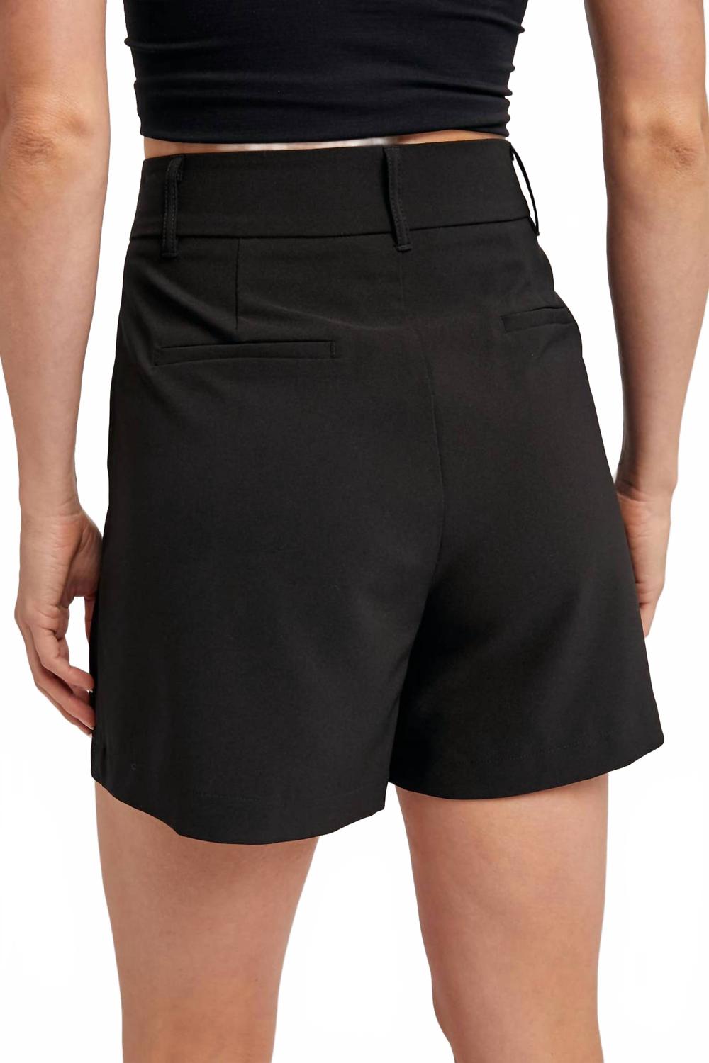 Classic Double Pleated Shorts In Black
