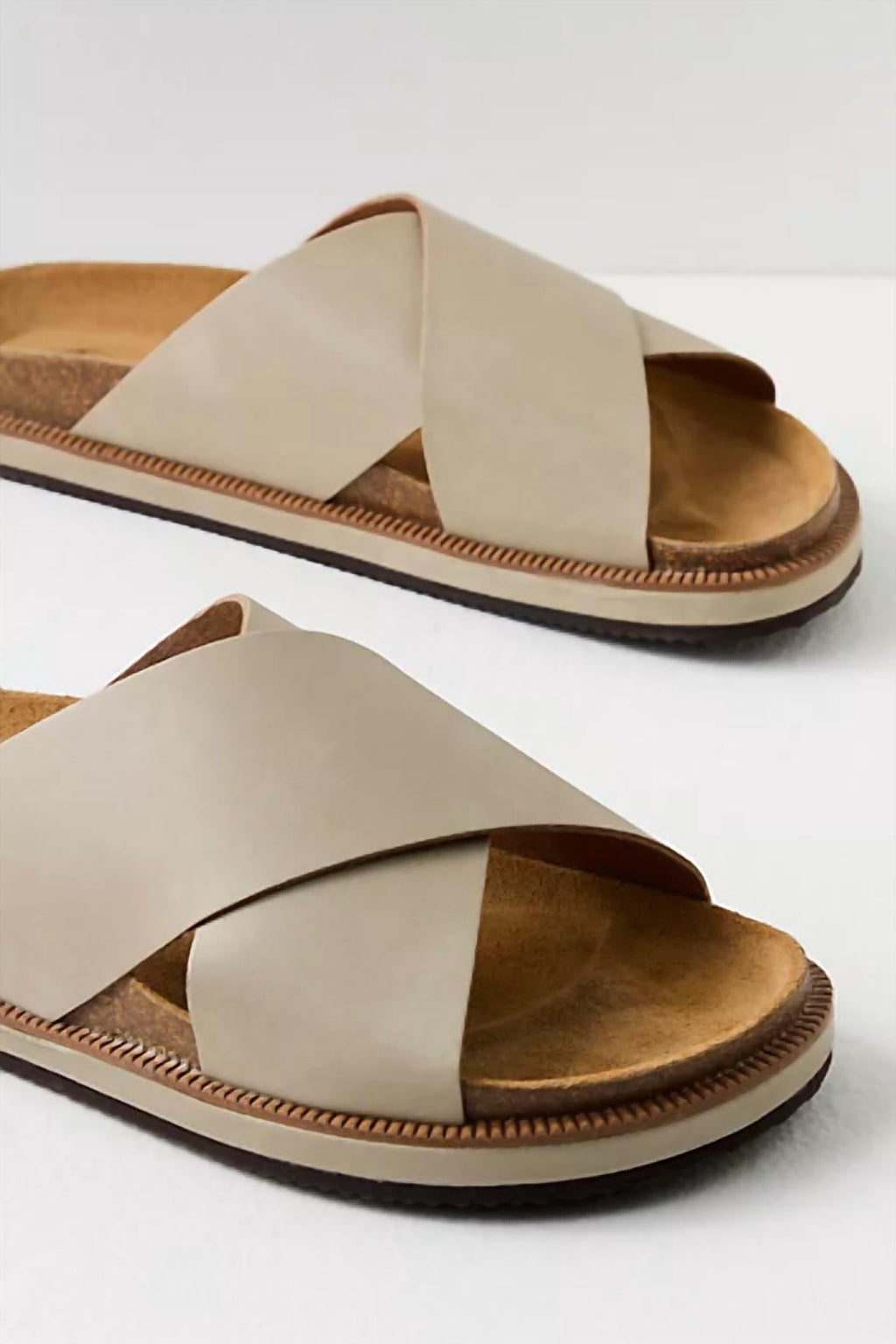 Women's Sidelines Footbed Sandal In Dove Grey