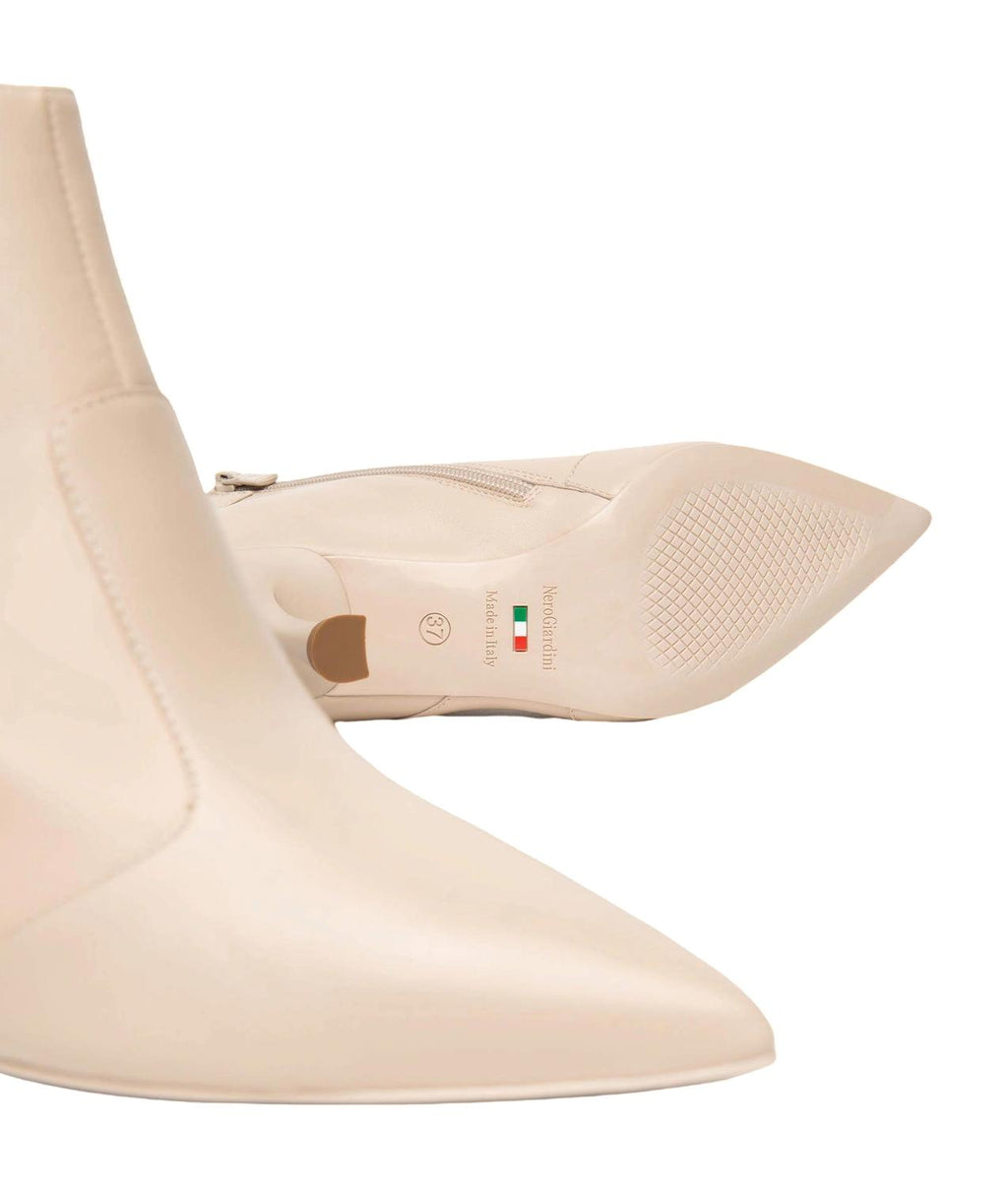 Women's Pointed Toe Ankle Boot In Natura