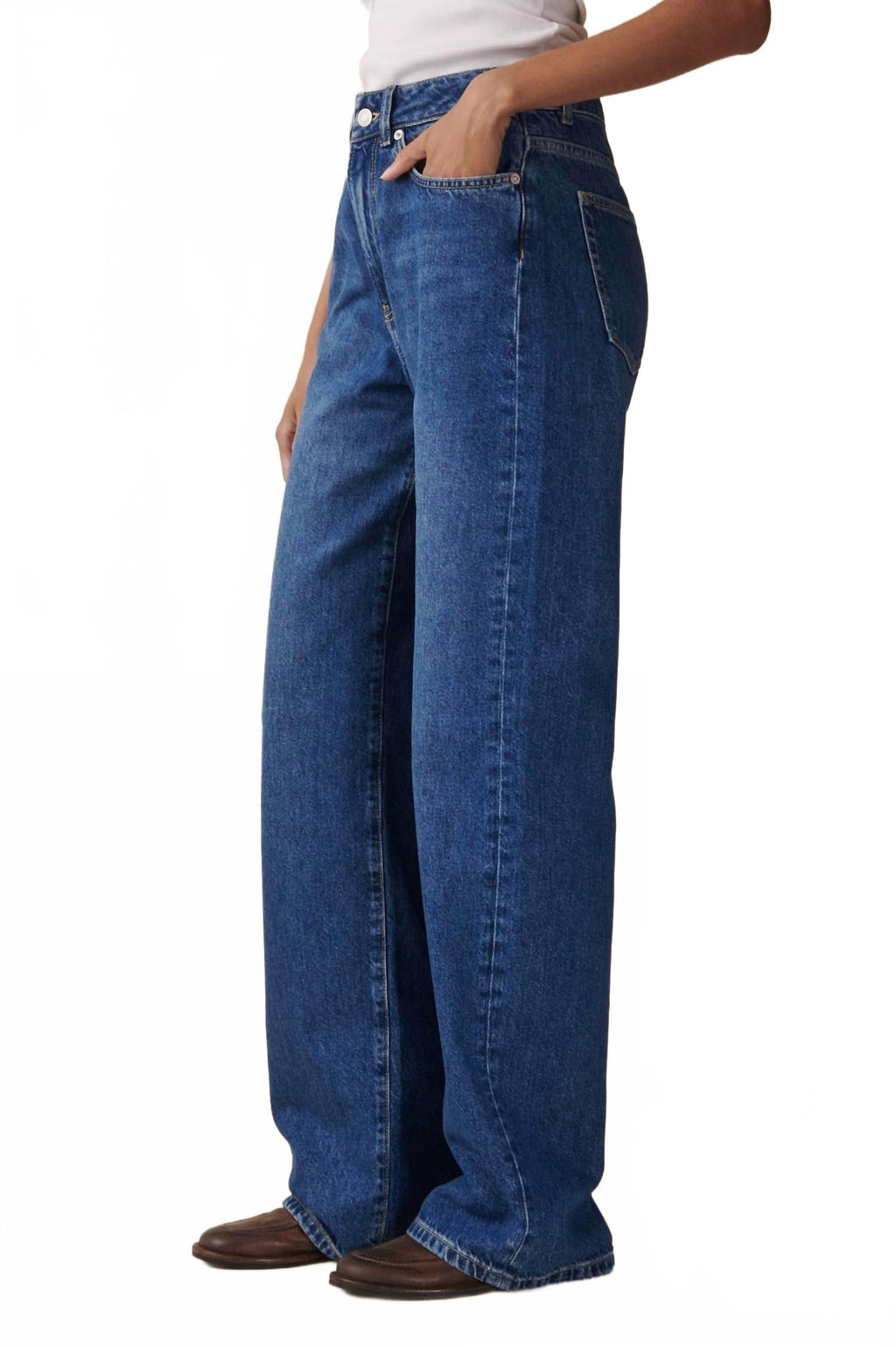 Belem Mid Rise Loose Fit Jeans In Vintage 62
