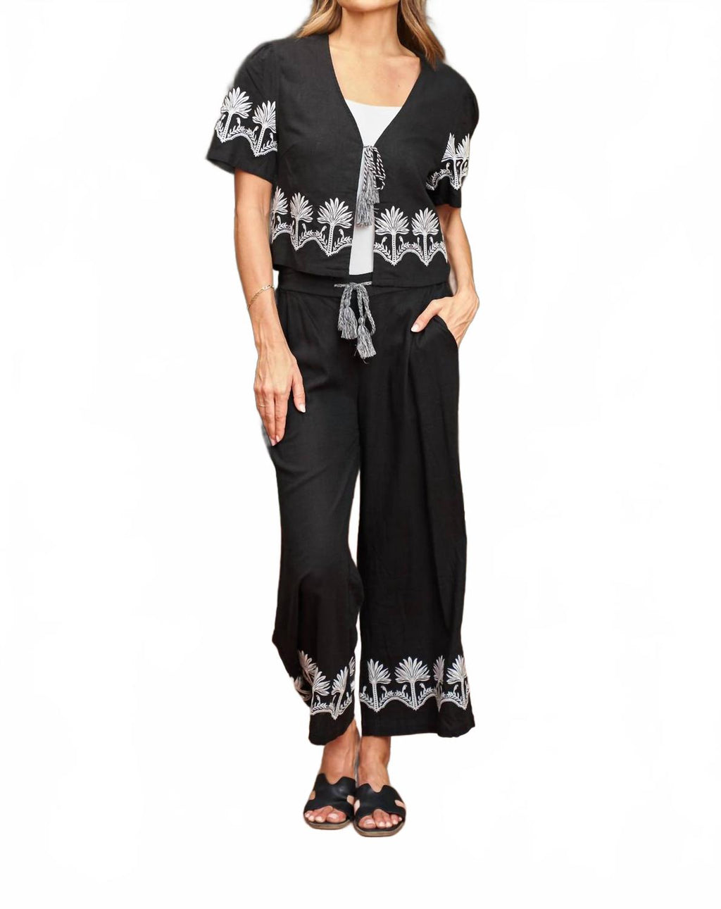 Embroidered Linen Crop Pant In Black