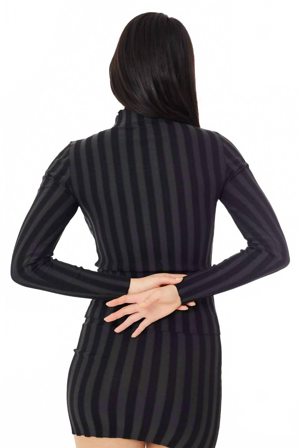 Wide Ribbed Knit Mock Neck Top In Ink