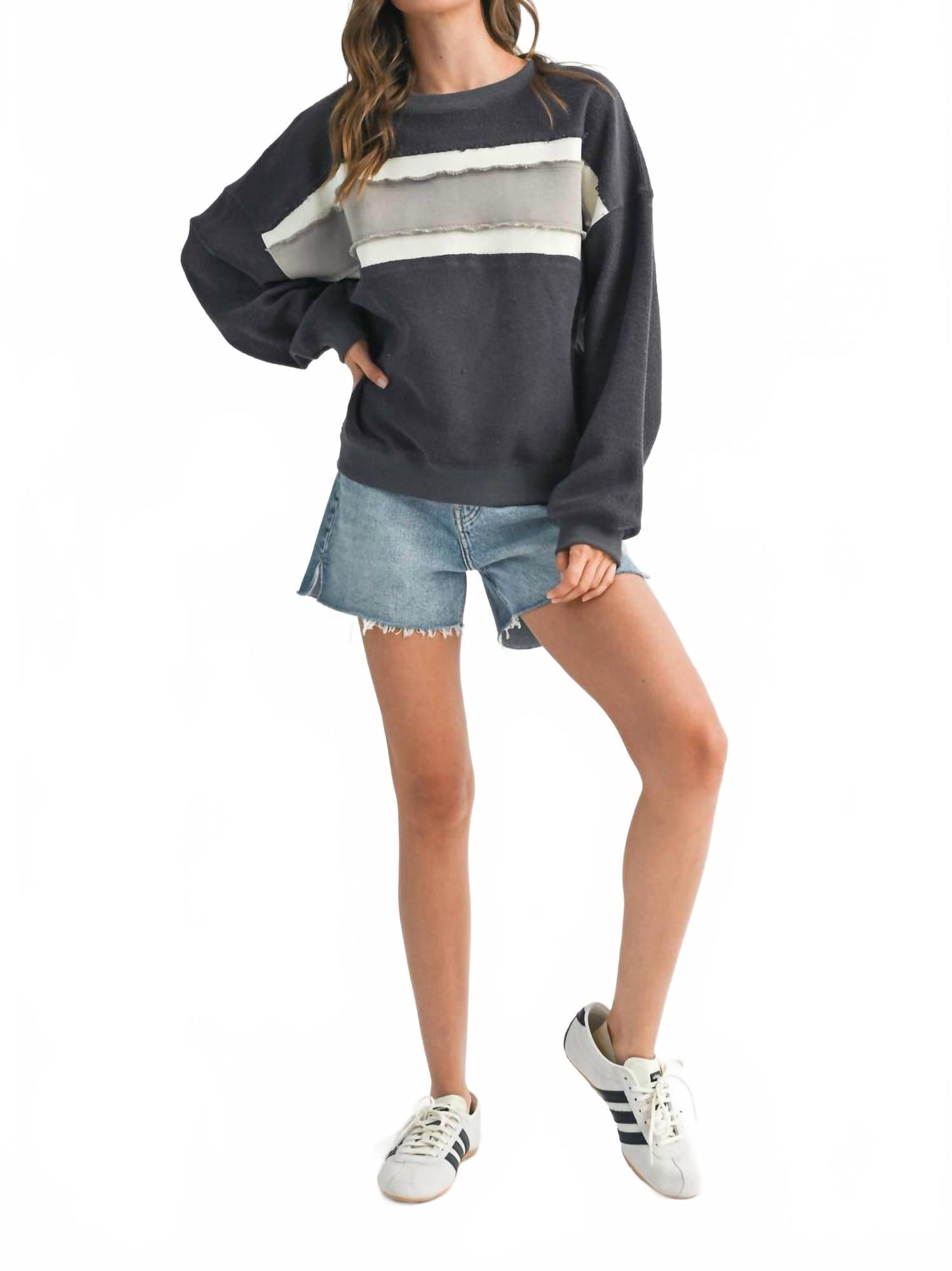 Winnie Crew Sweatshirt In Charcoal