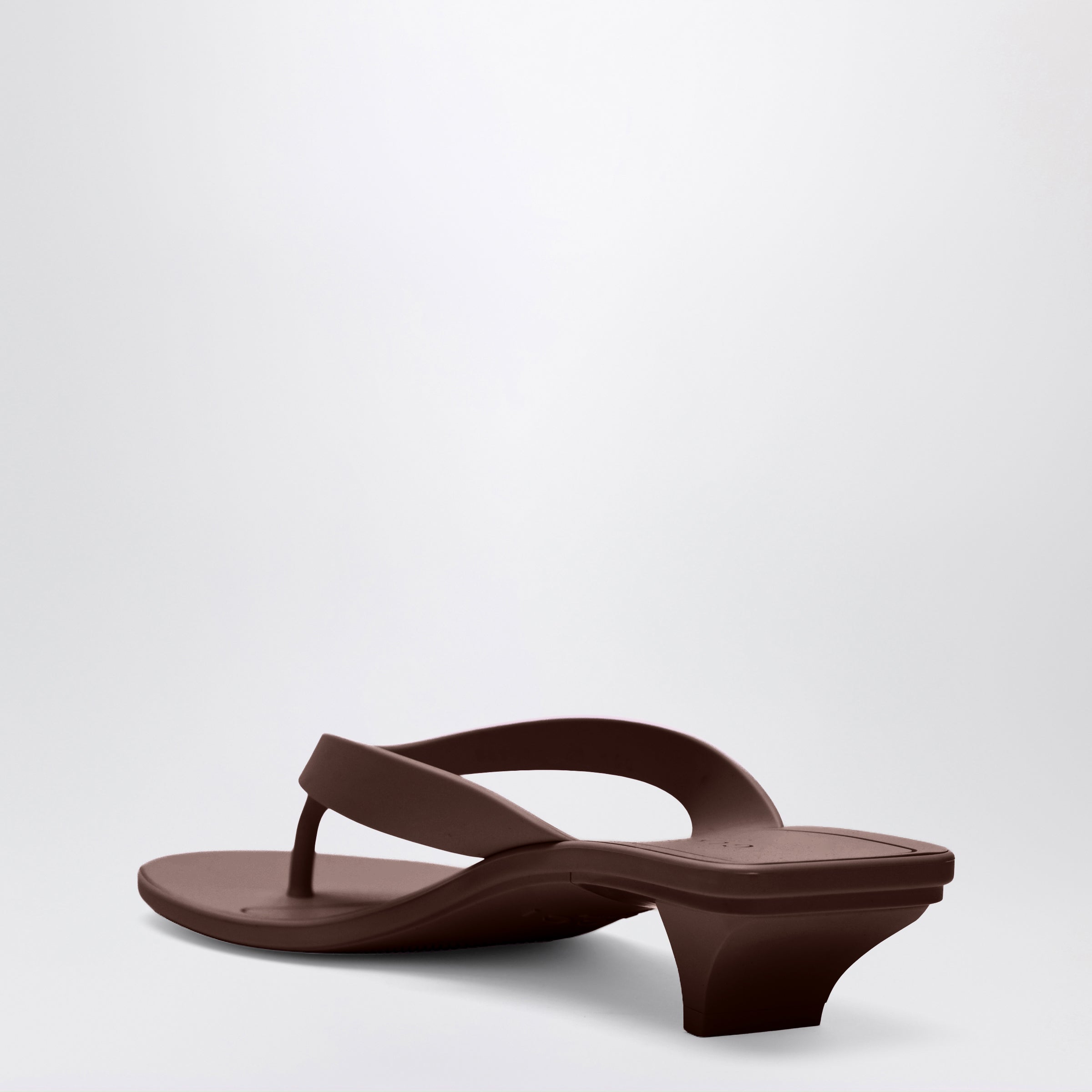 Gucci Vittoria Brown Rubber Flip-Flops Women
