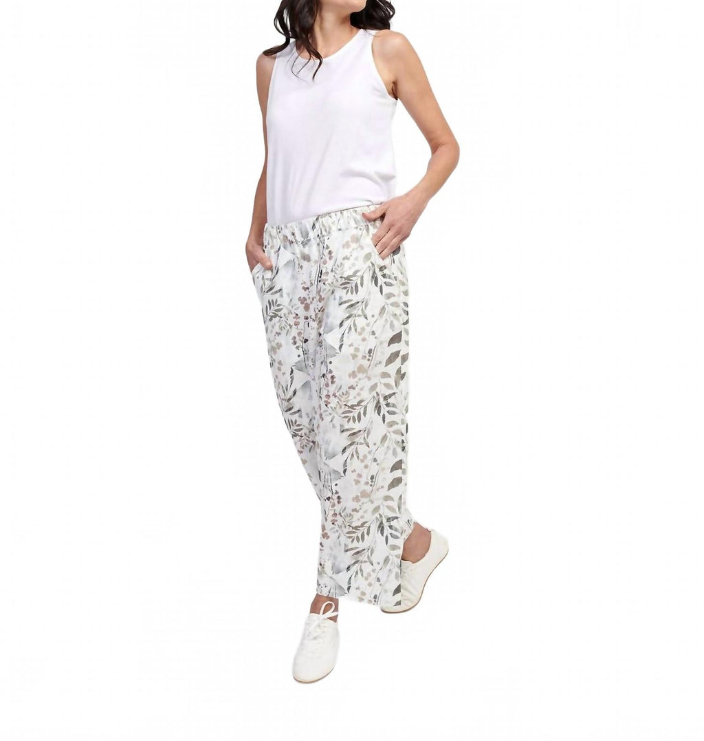 Essential Sleeveless Top In White