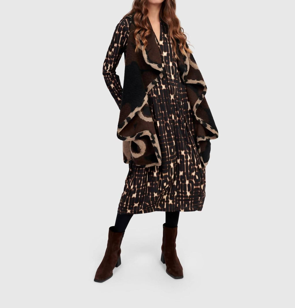 Piped Cozy Draped Vest In Floral
