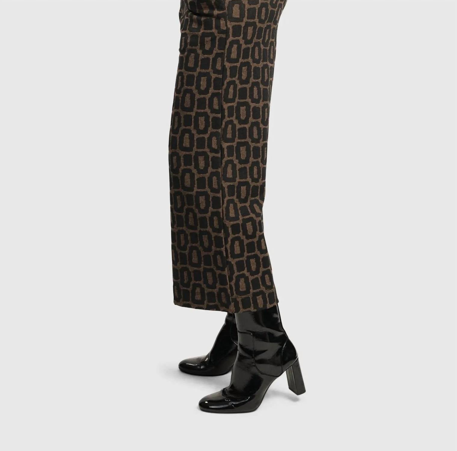 Dynamite Days Straight Leg Pants In Coffee