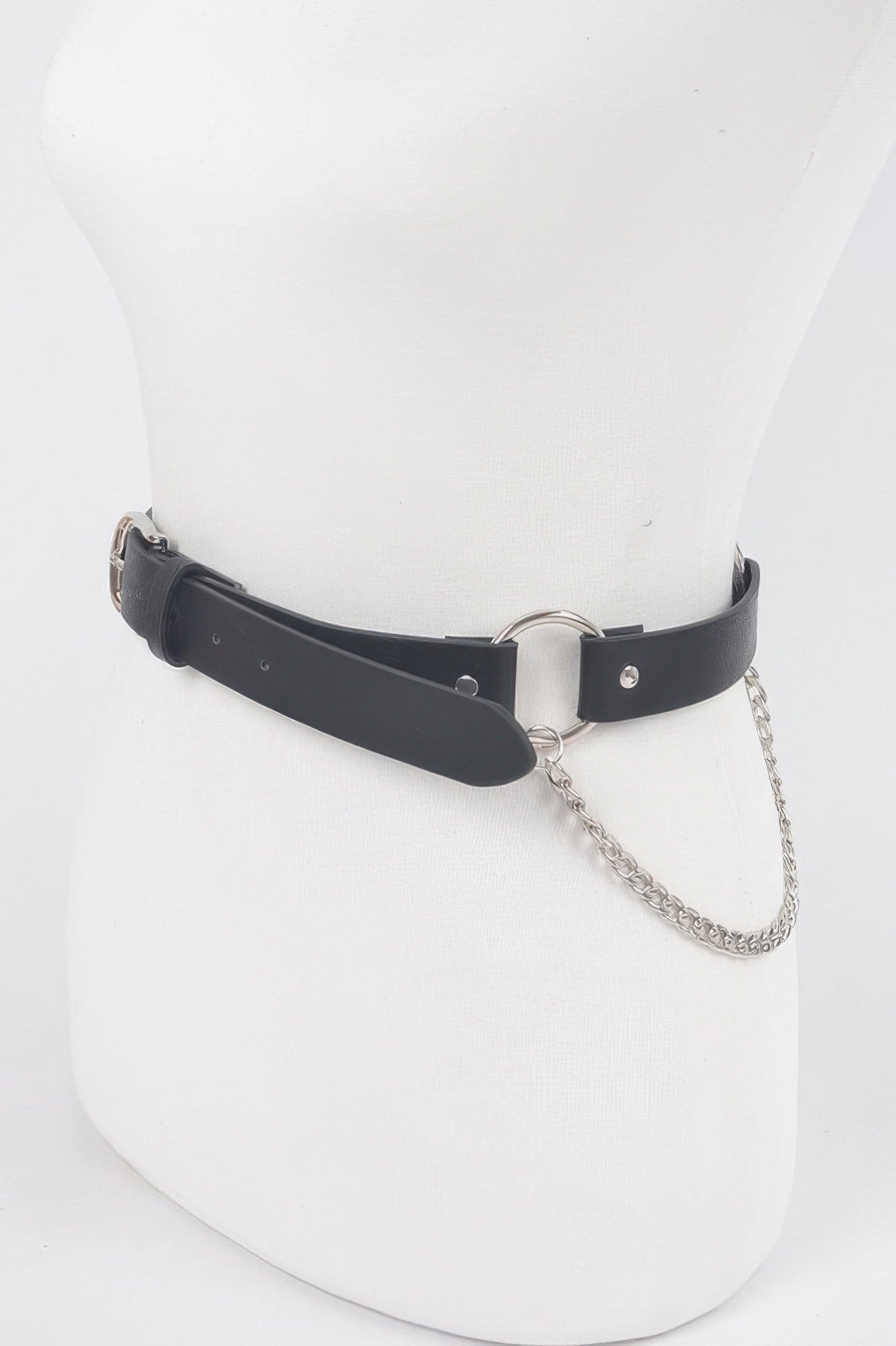 Modern Chain Belt with Back Accent for Elevated Style