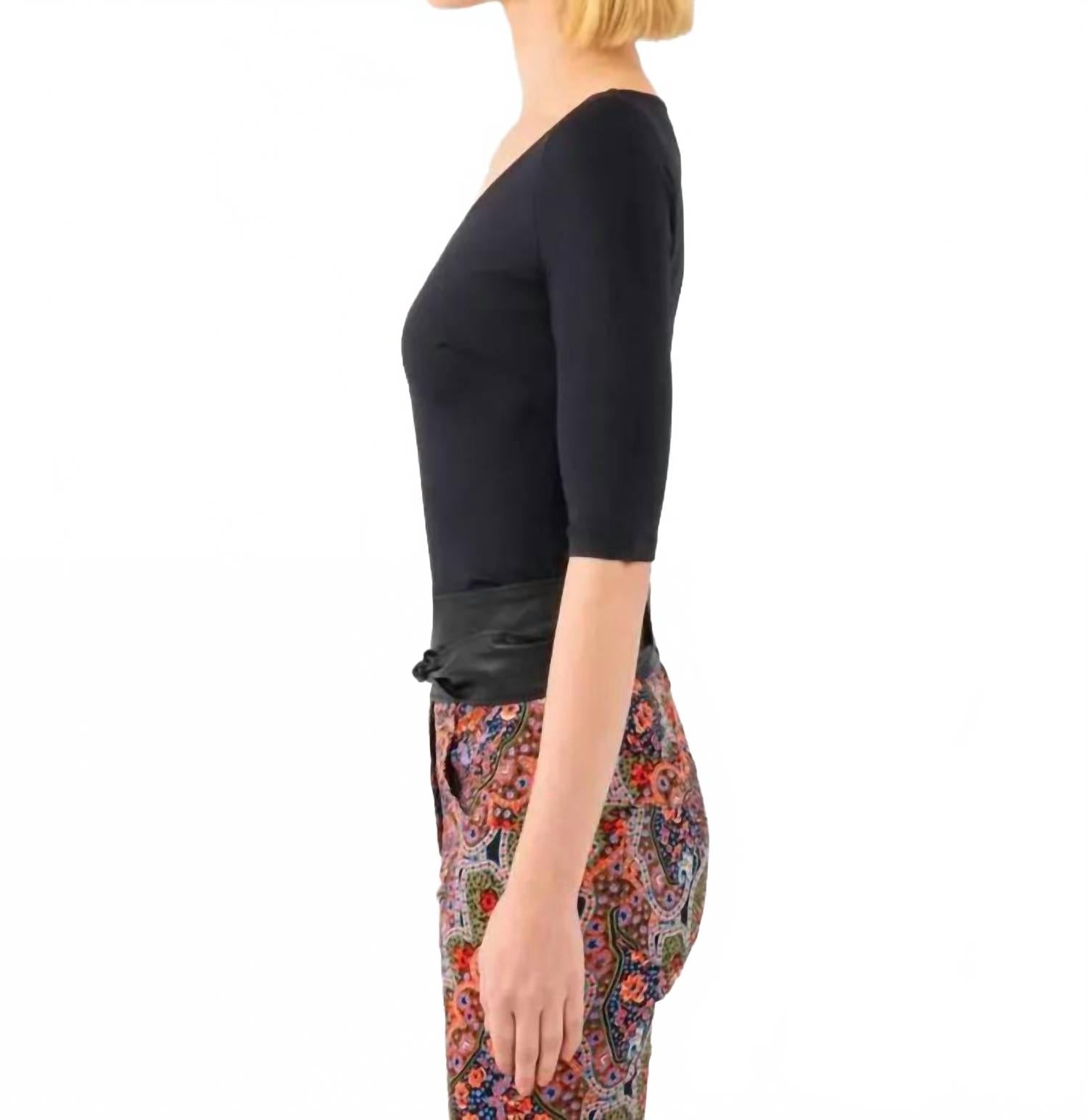 Second Skin 3/4 Sleeve Top In Black