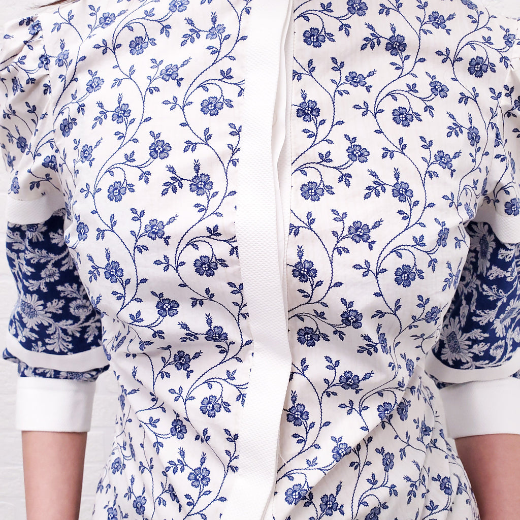 ALEXANDER MCQUEEN BLUE AND WHITE FLORAL BLOUSE WITH STRIPES - SIZE 38