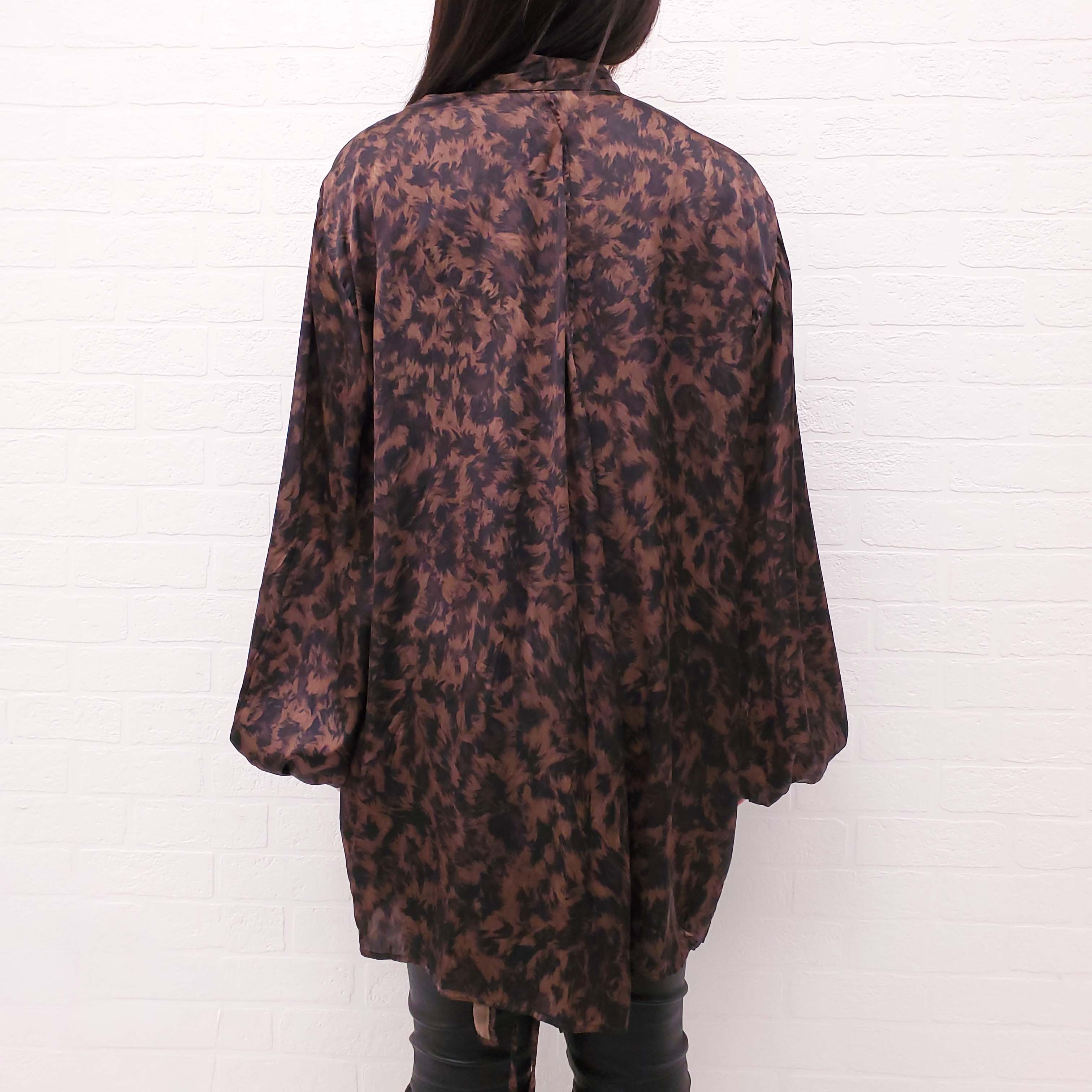 BALENCIAGA OVERSIZED ANIMAL PRINT SATIN BLOUSE WITH TIE - SIZE 38
