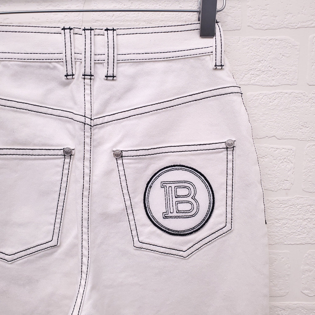 BALMAIN WHITE JEANS WITH BLACK STITCHING - SIZE 34