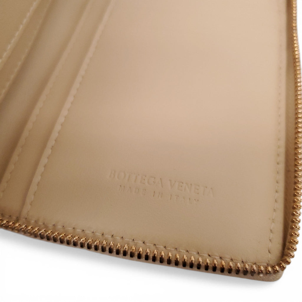 BOTTEGA VENETA NUDE INTRECCIATO BI-FOLD WALLET