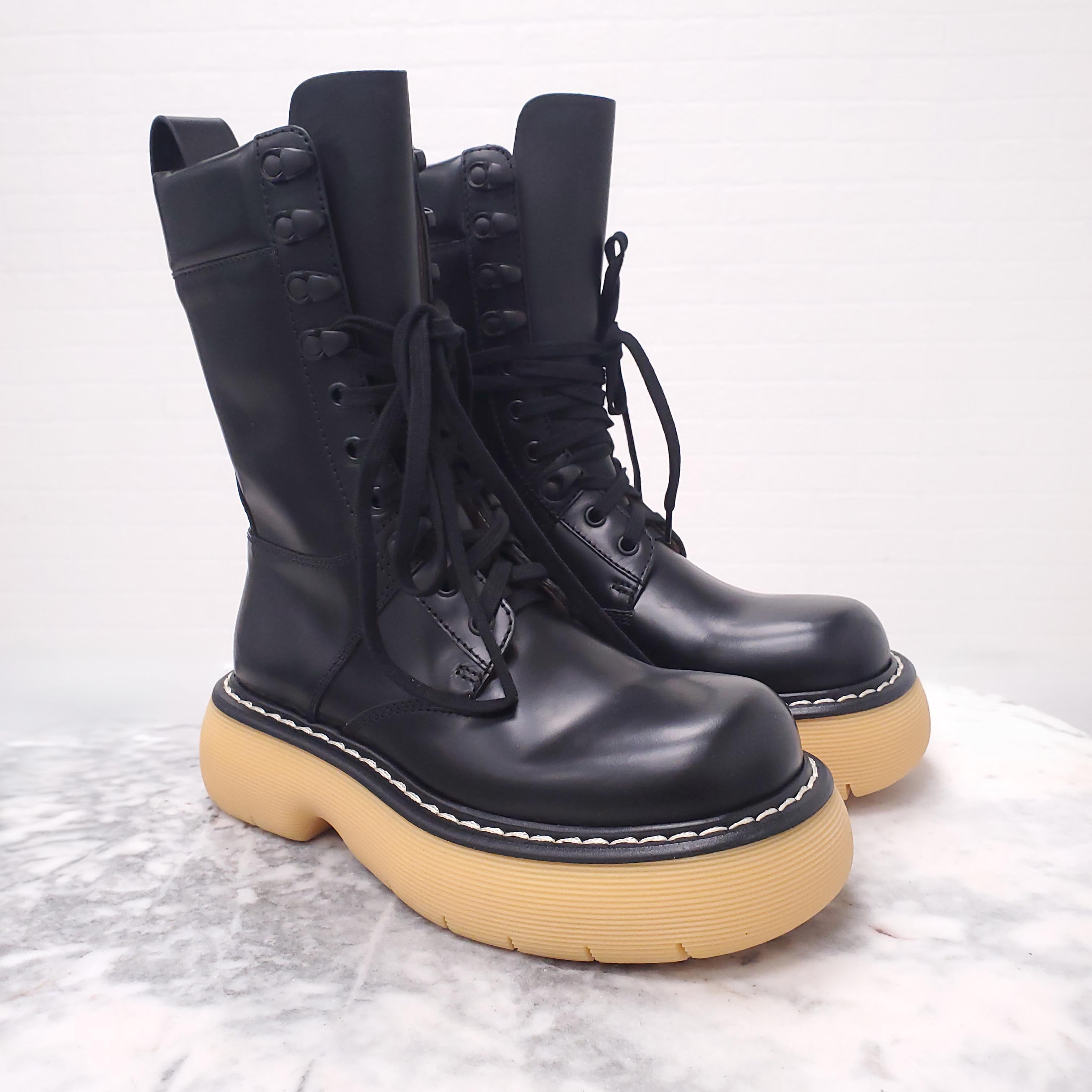 BOTTEGA VENETA THE SWELL LACE UP BOOTS - SIZE 35