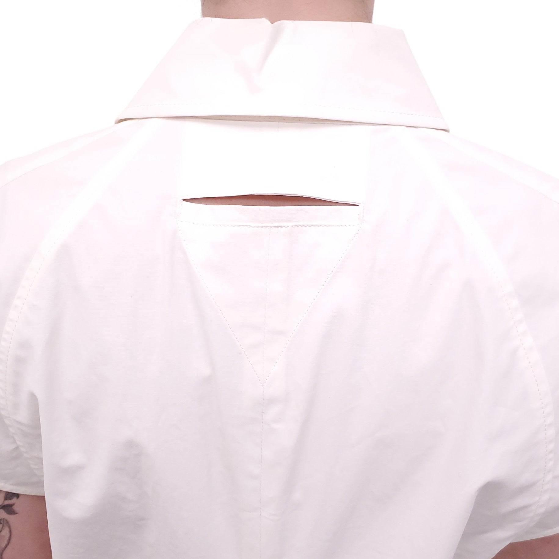 BOTTEGA VENETA WHITE SHORT SLEEVE TUNIC DRESS WITH SILVER CLASPS - SIZE 44