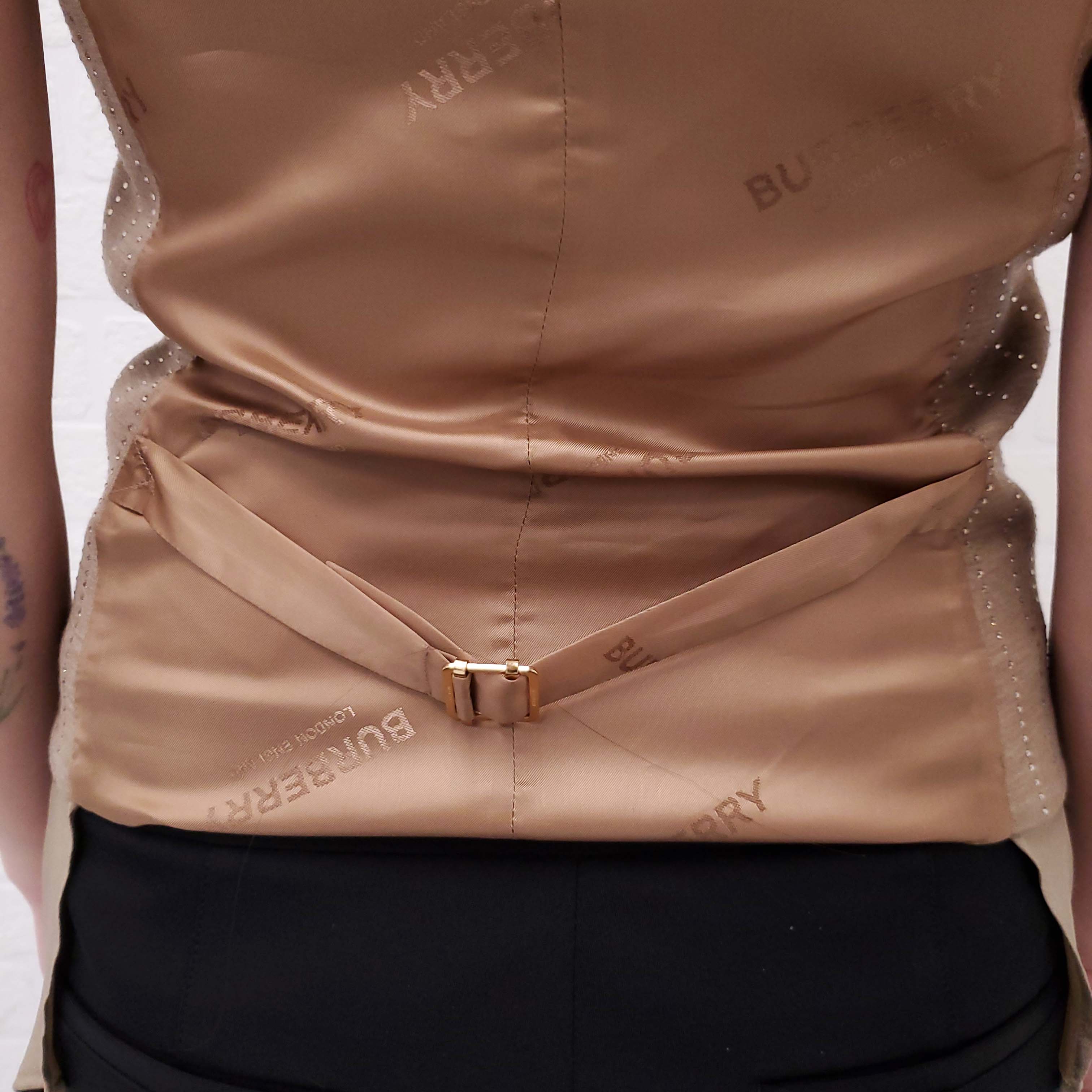 BURBERRY COTTON AND SILK SLEEVELESS BLOUSE WITH CRYSTAL VEST - SIZE 2