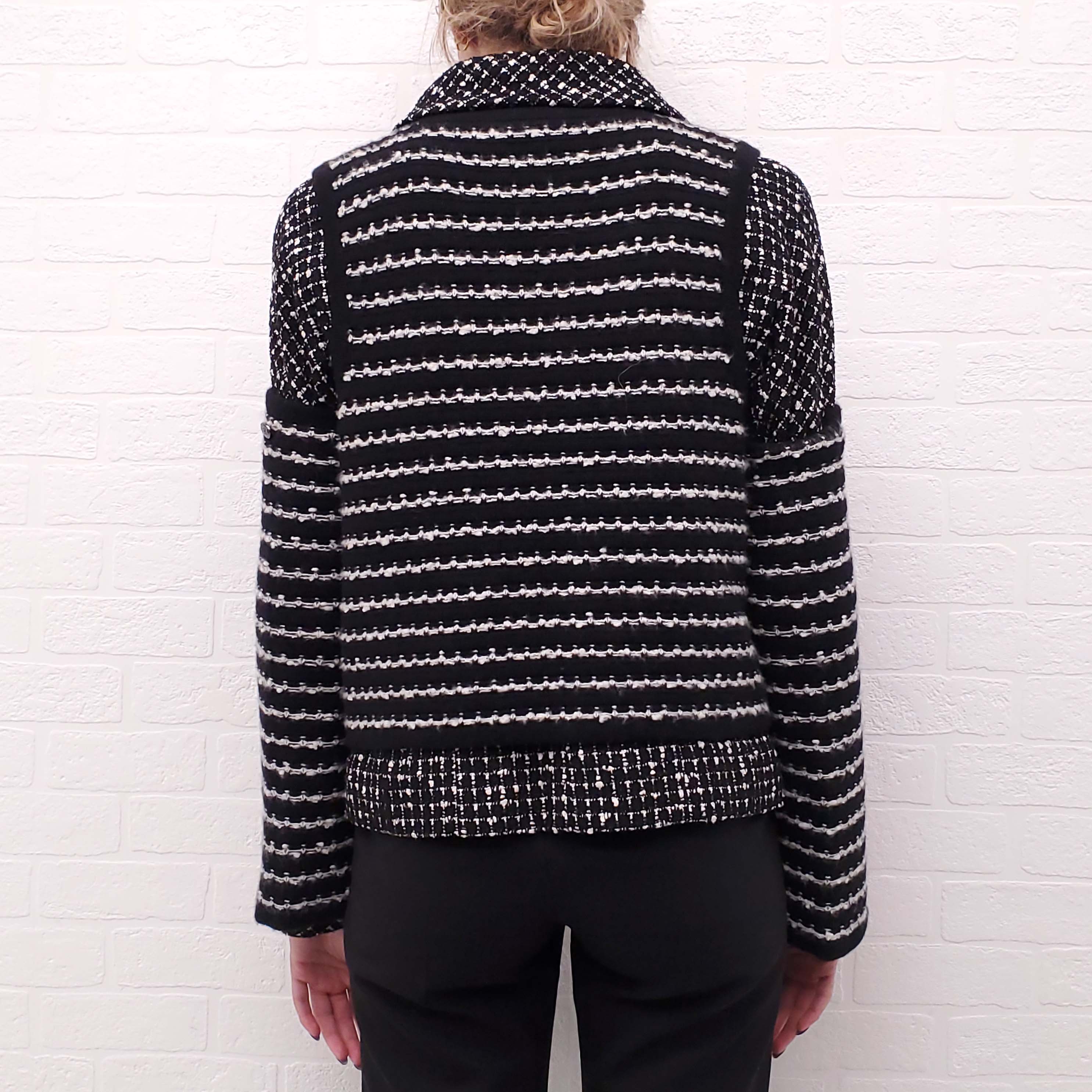 CHANEL 2010 BLACK AND WHITE TWEED JACKET WITH CASHMERE VEST AND SLEEVES - SIZE 42